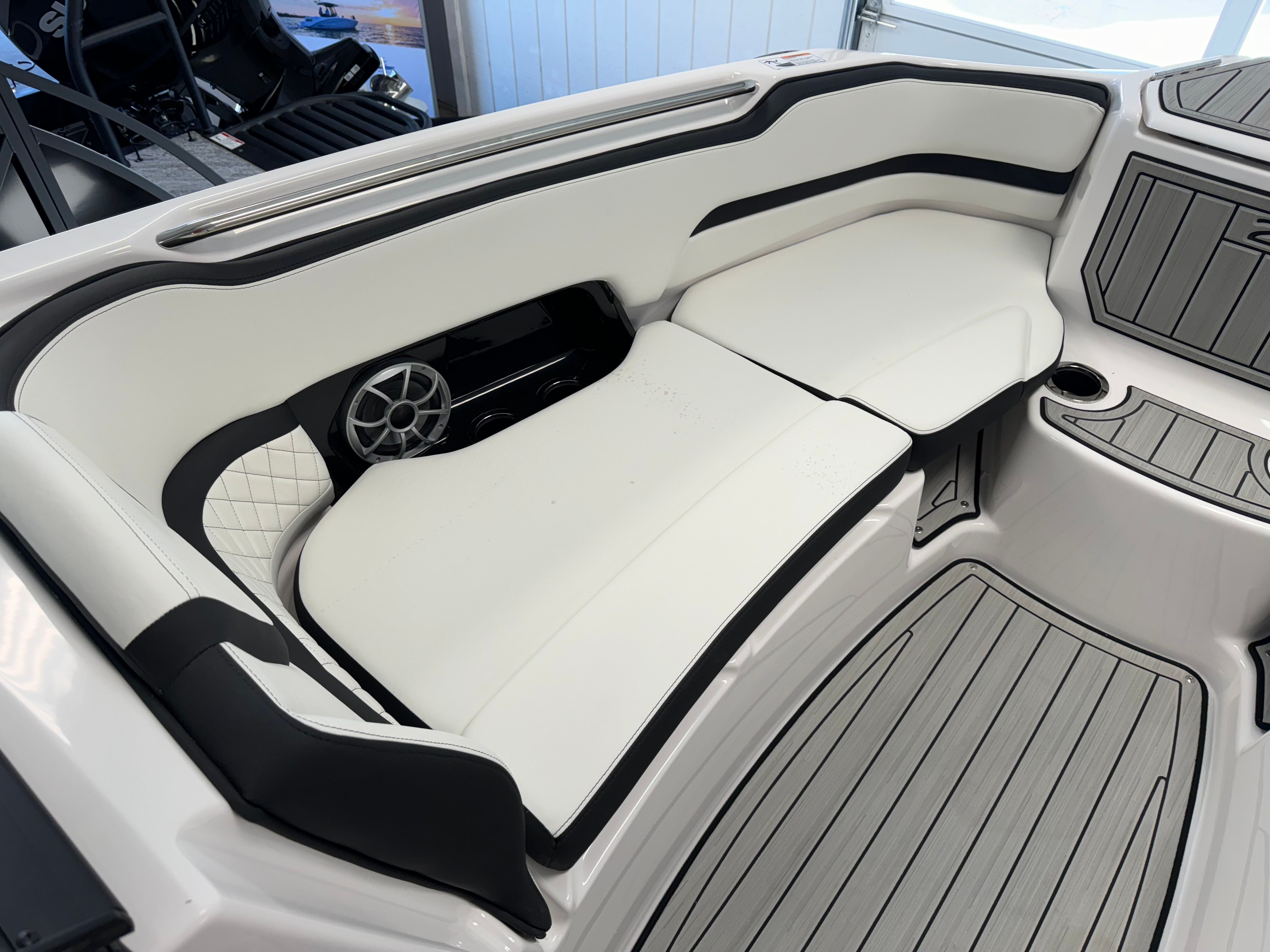 2025 Yamaha 252 SE — photo 32 view