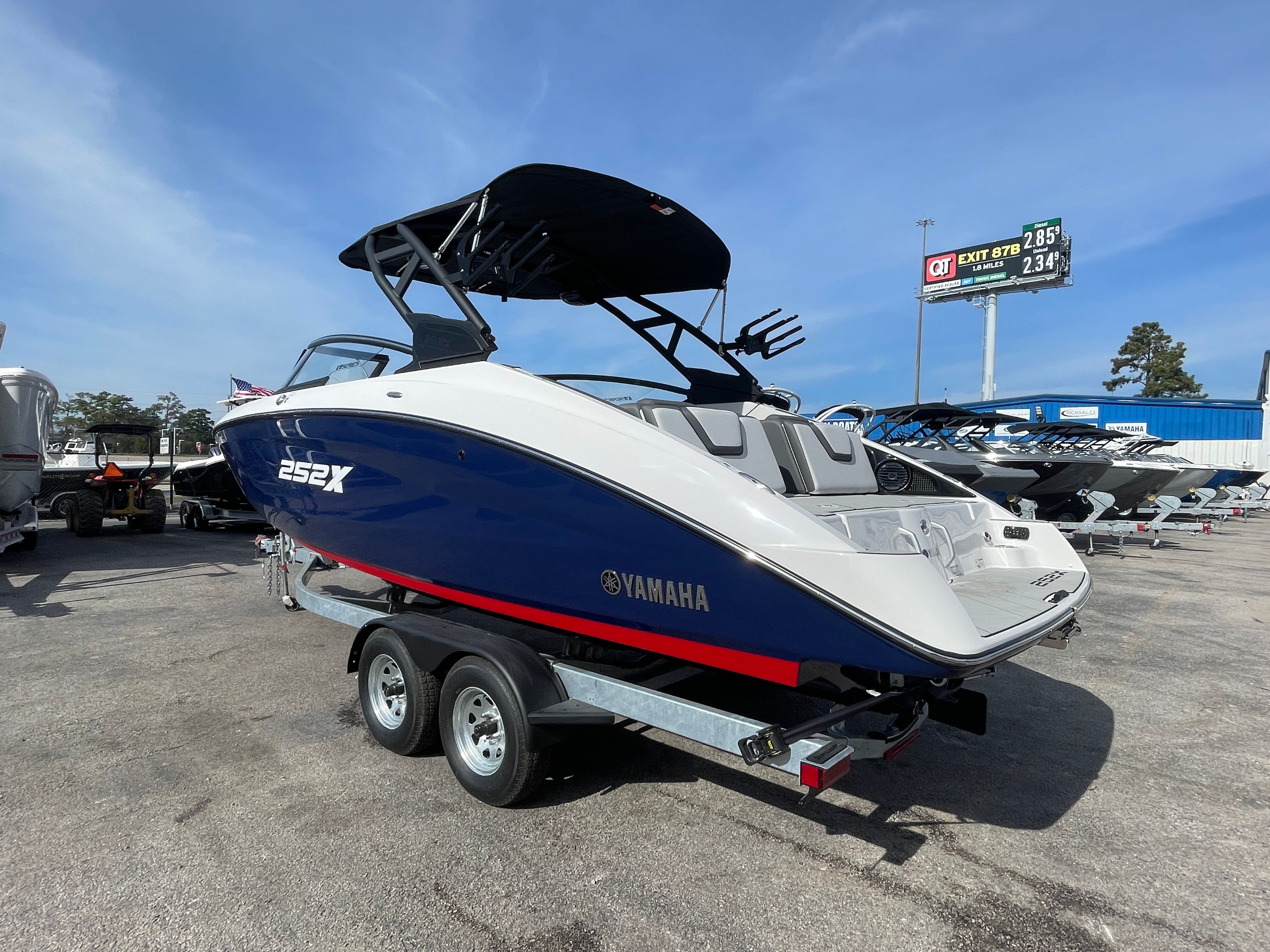 2025 Yamaha 252 XE - Photo 13