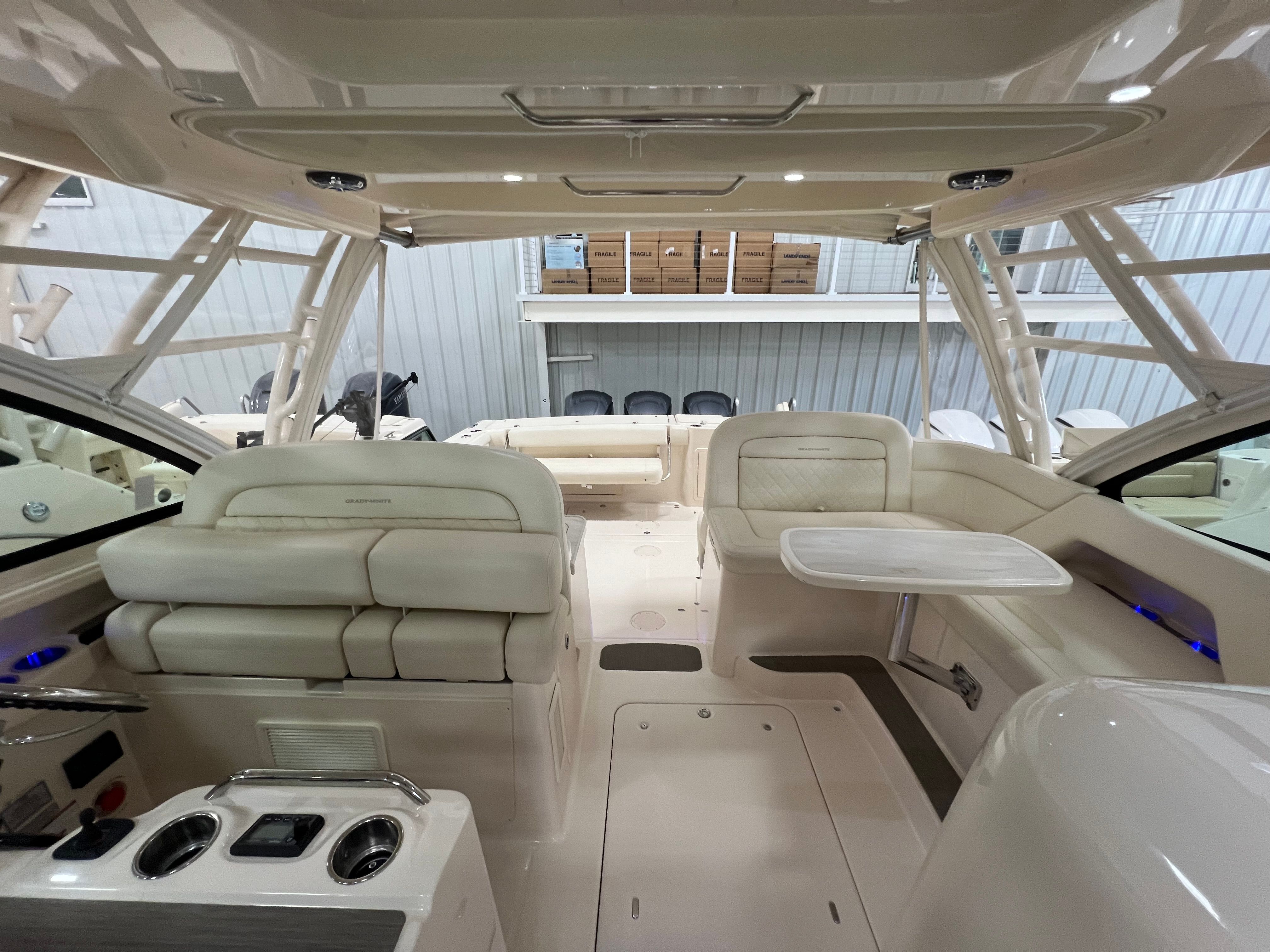 2020 Grady white Freedom 375 — photo 22 view