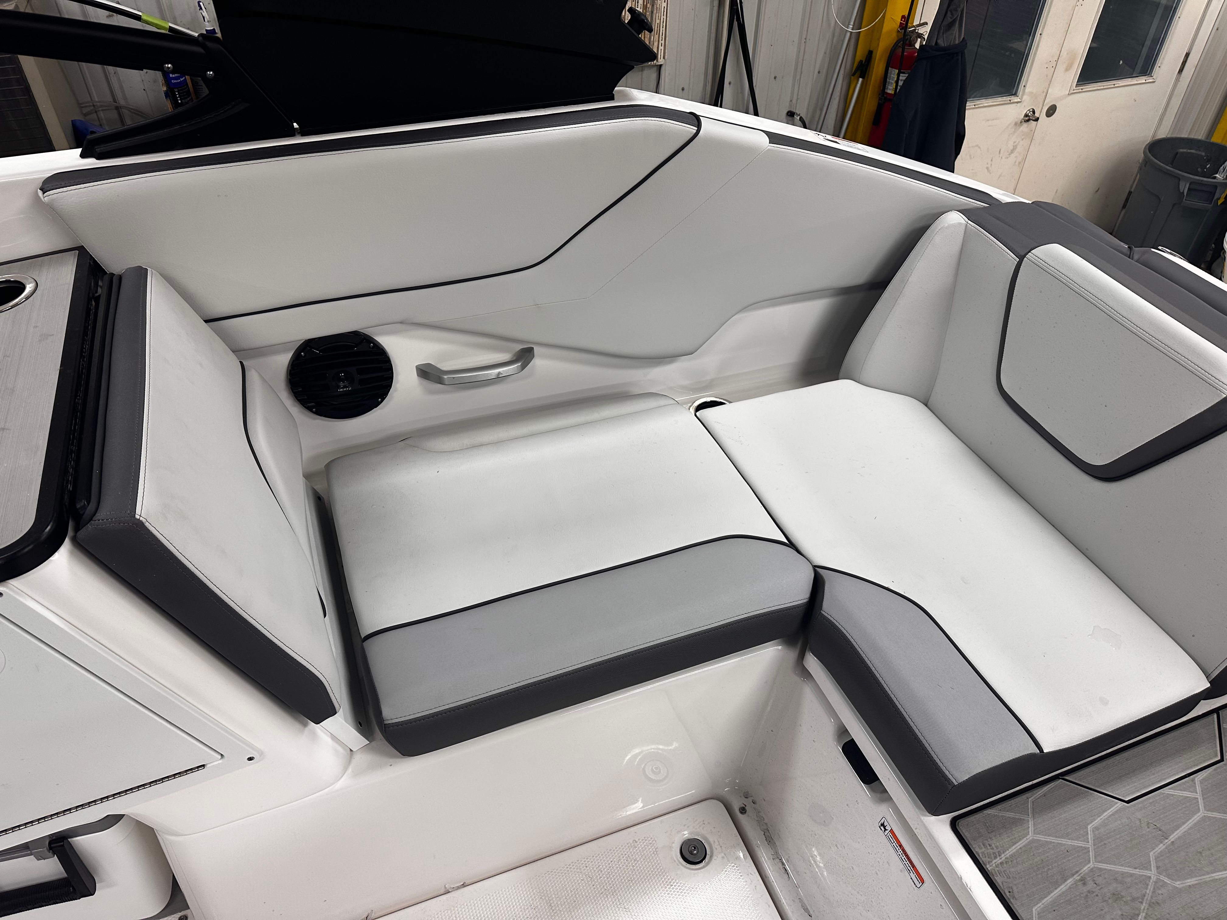 2025 Yamaha 252 XE — photo 16 view