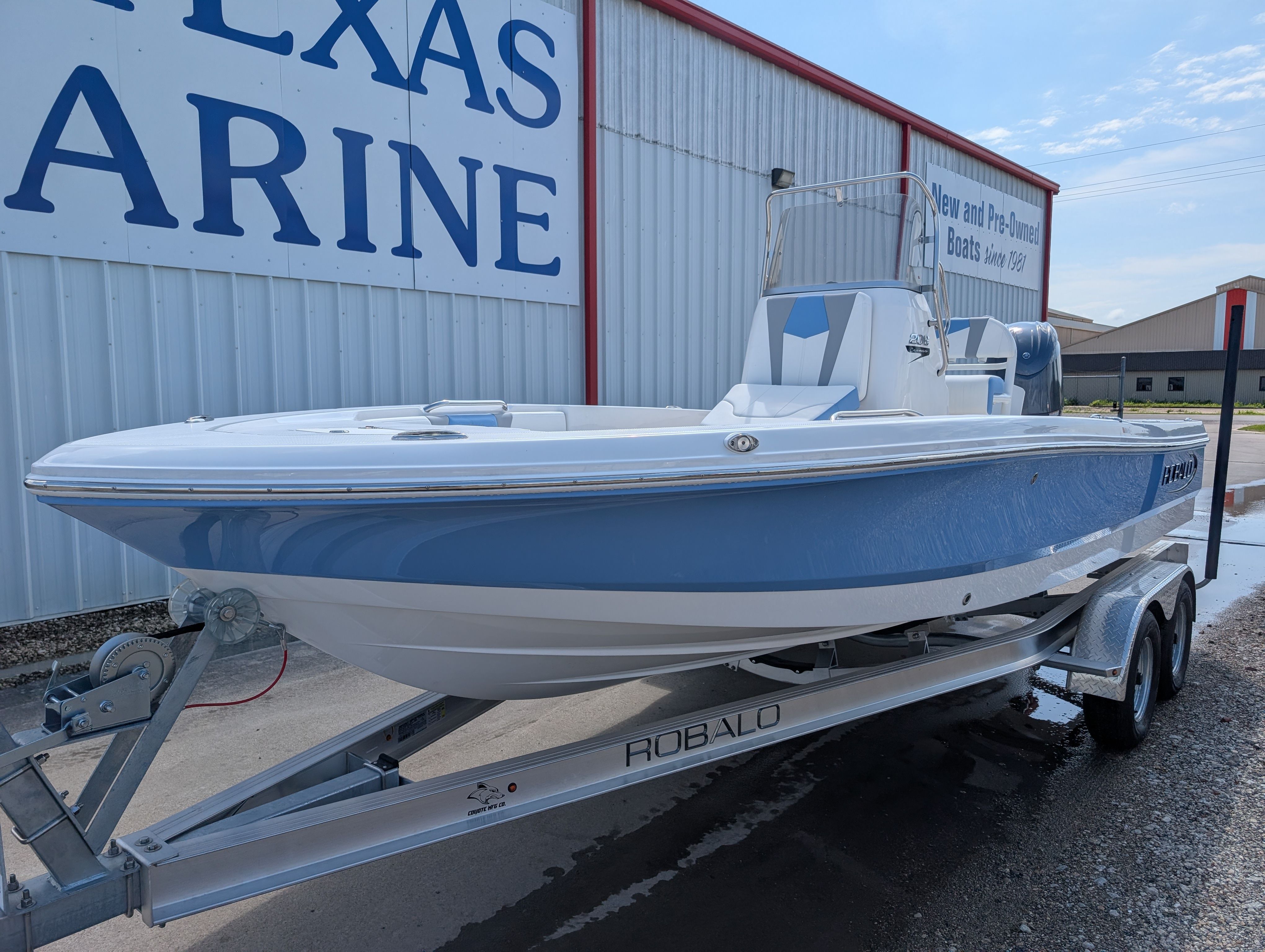 2025 Robalo 206 Cayman STD