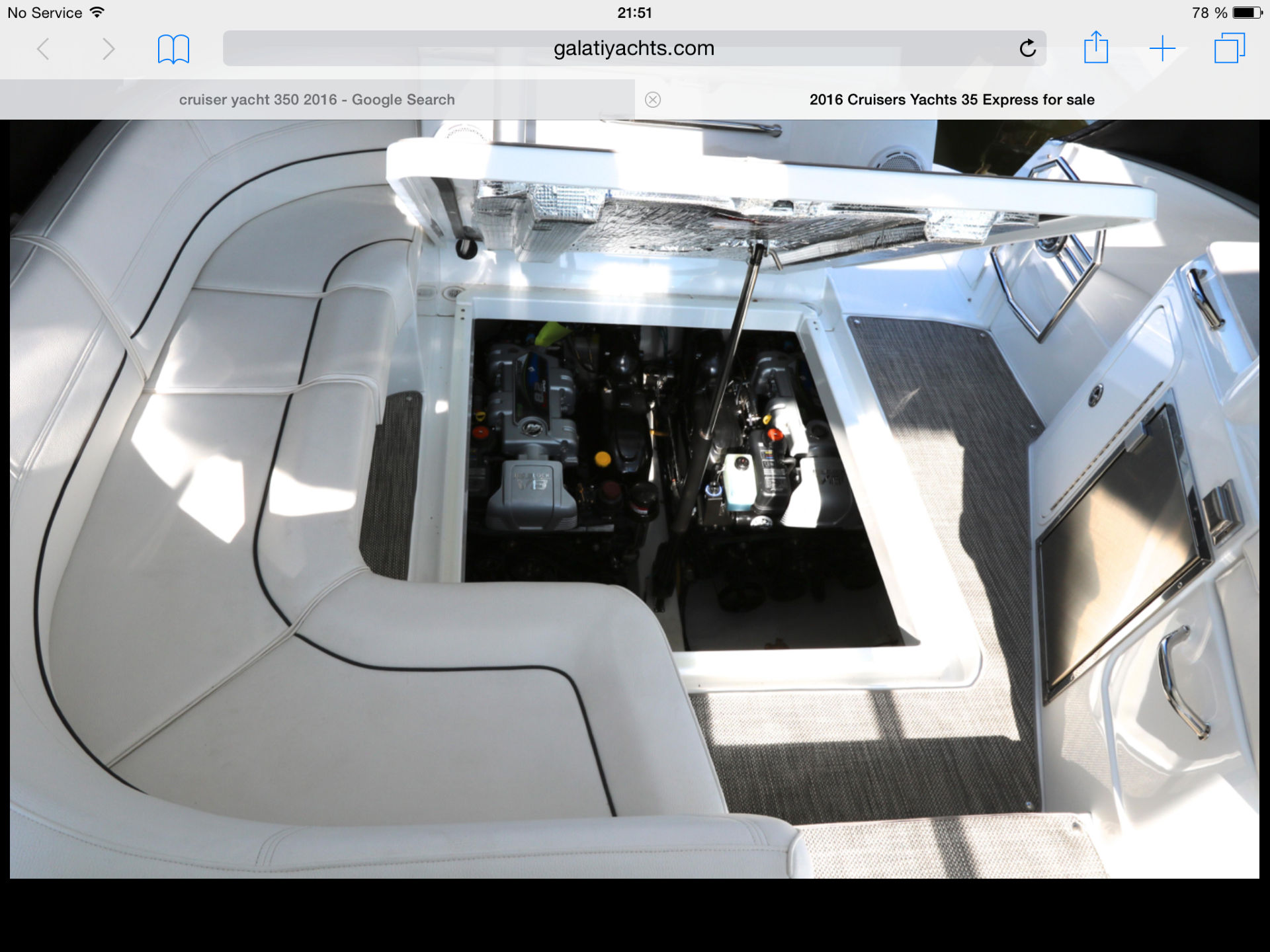 2016 Cruisers Yachts 35 Express - Photo 19