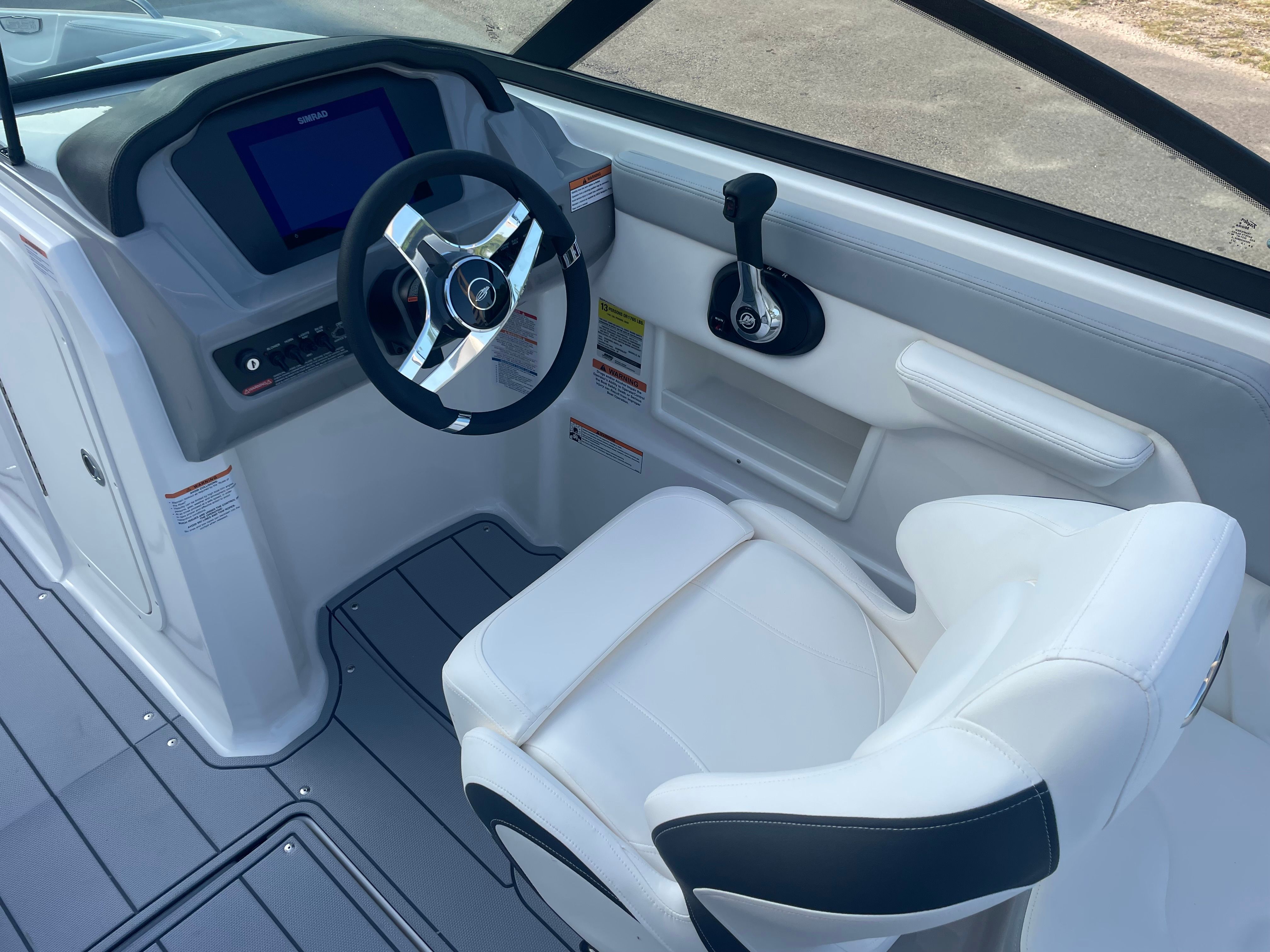 2025 Chaparral 23 SSI - Photo 6