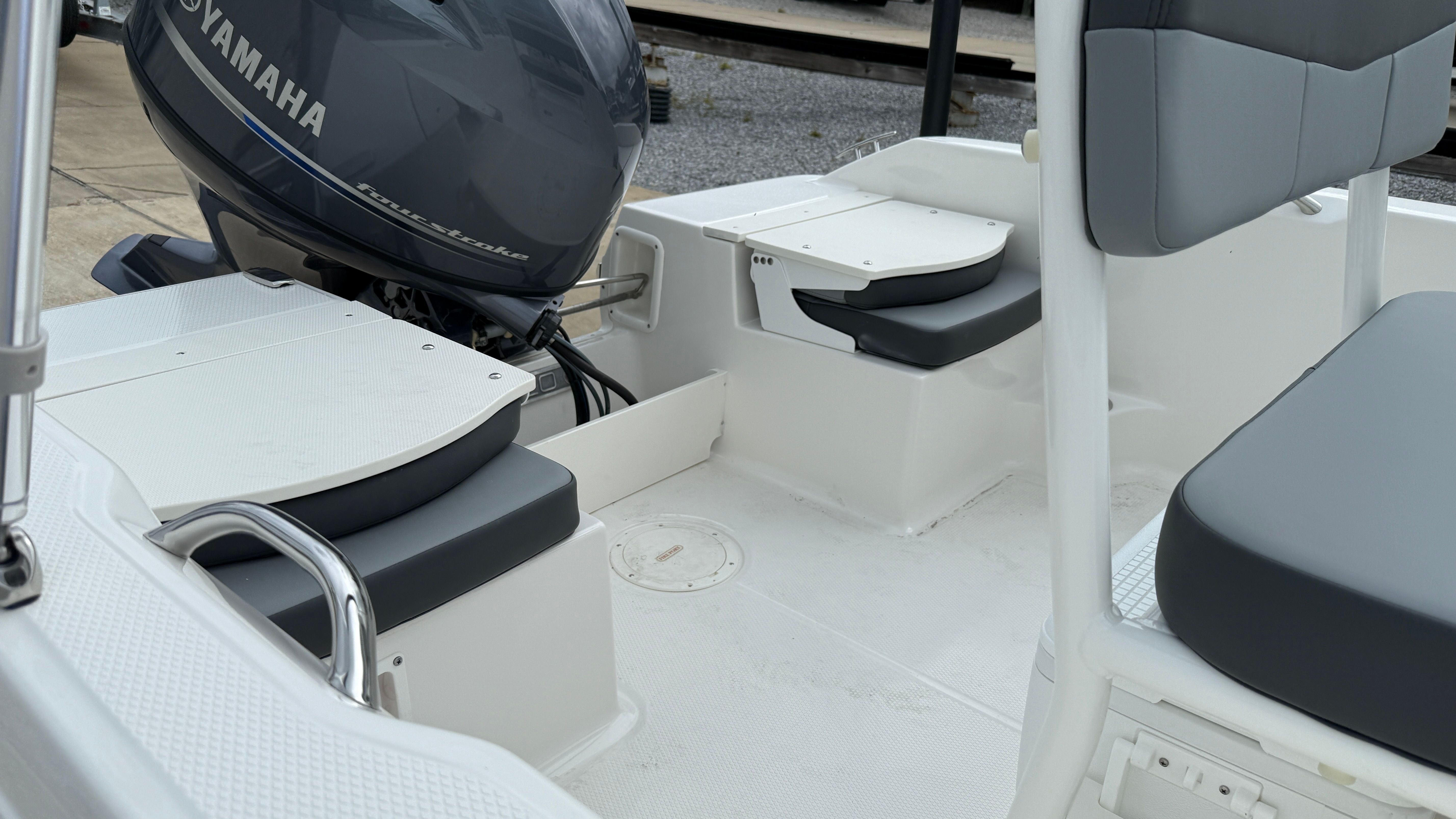 2025 Robalo 160 CC - Photo 19
