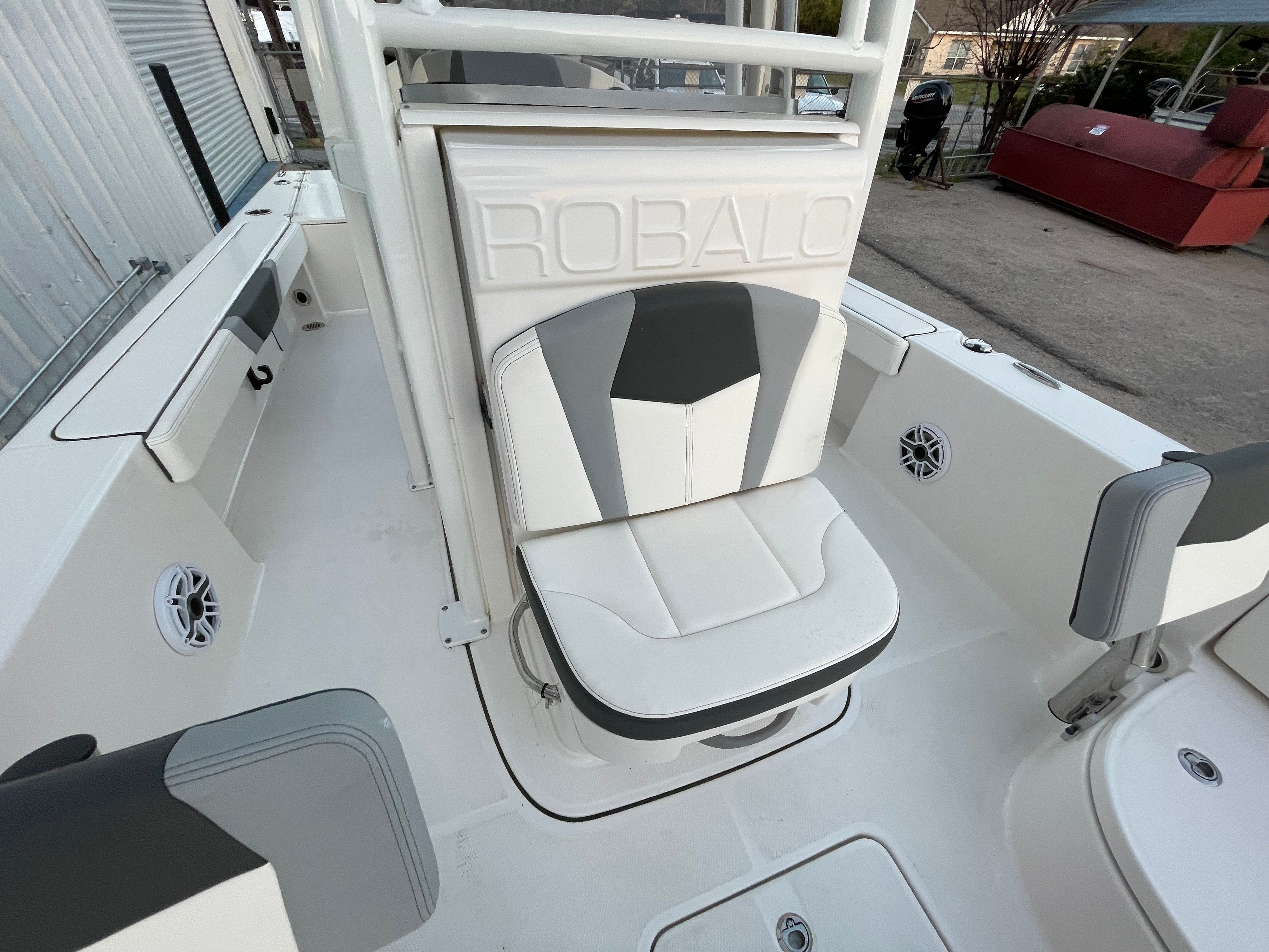 2025 Robalo 226 Cayman DLX - Photo 8