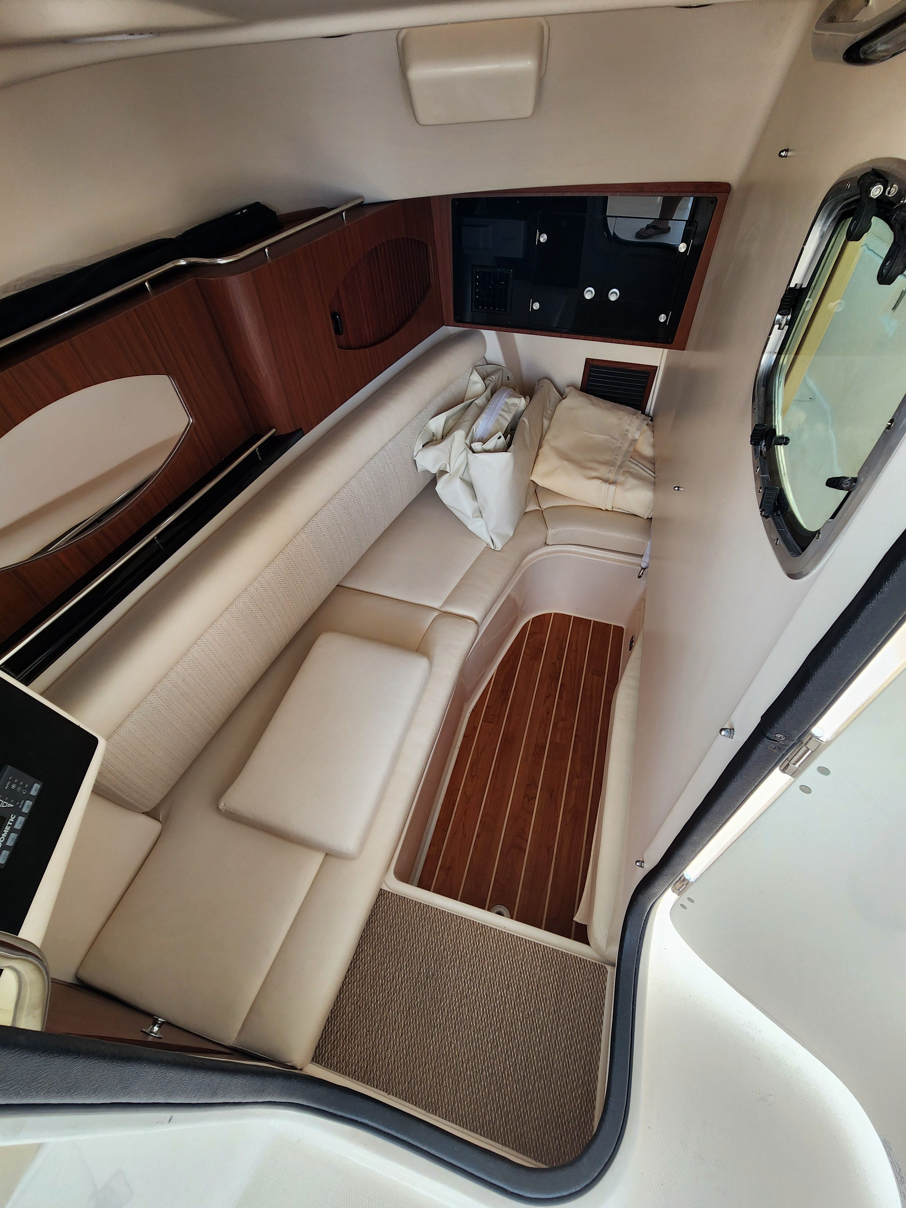 2021 Grady white Freedom 335 — photo 8 view