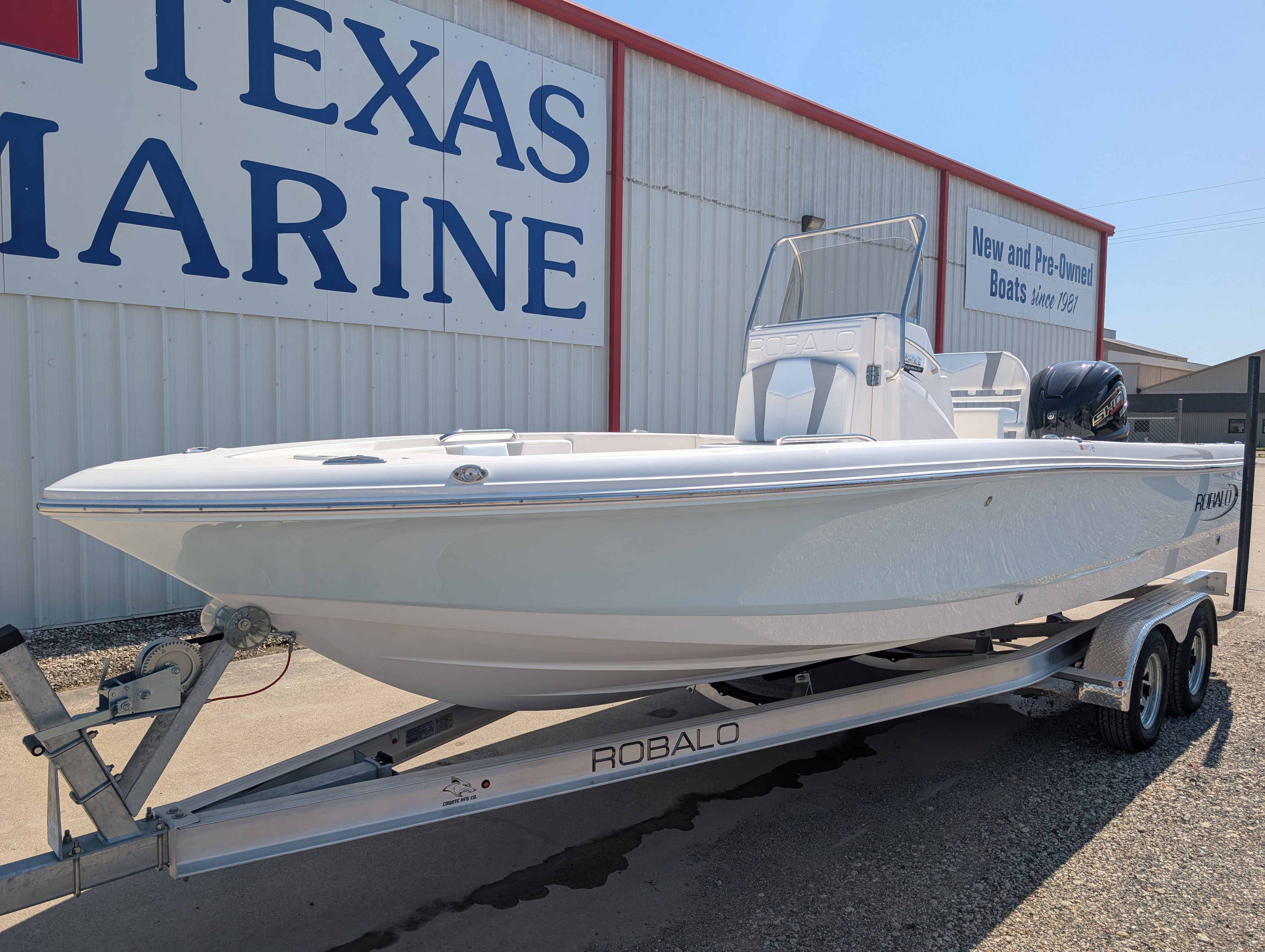 2025 Robalo 226 Cayman STD