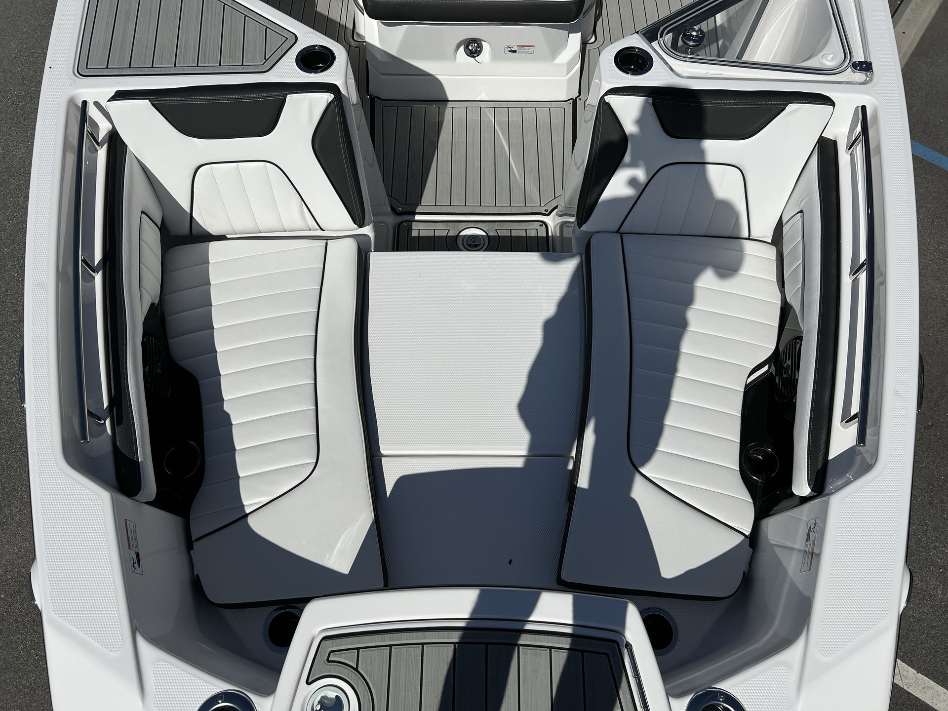 2025 Yamaha 255 FSH Sport E — photo 12 view