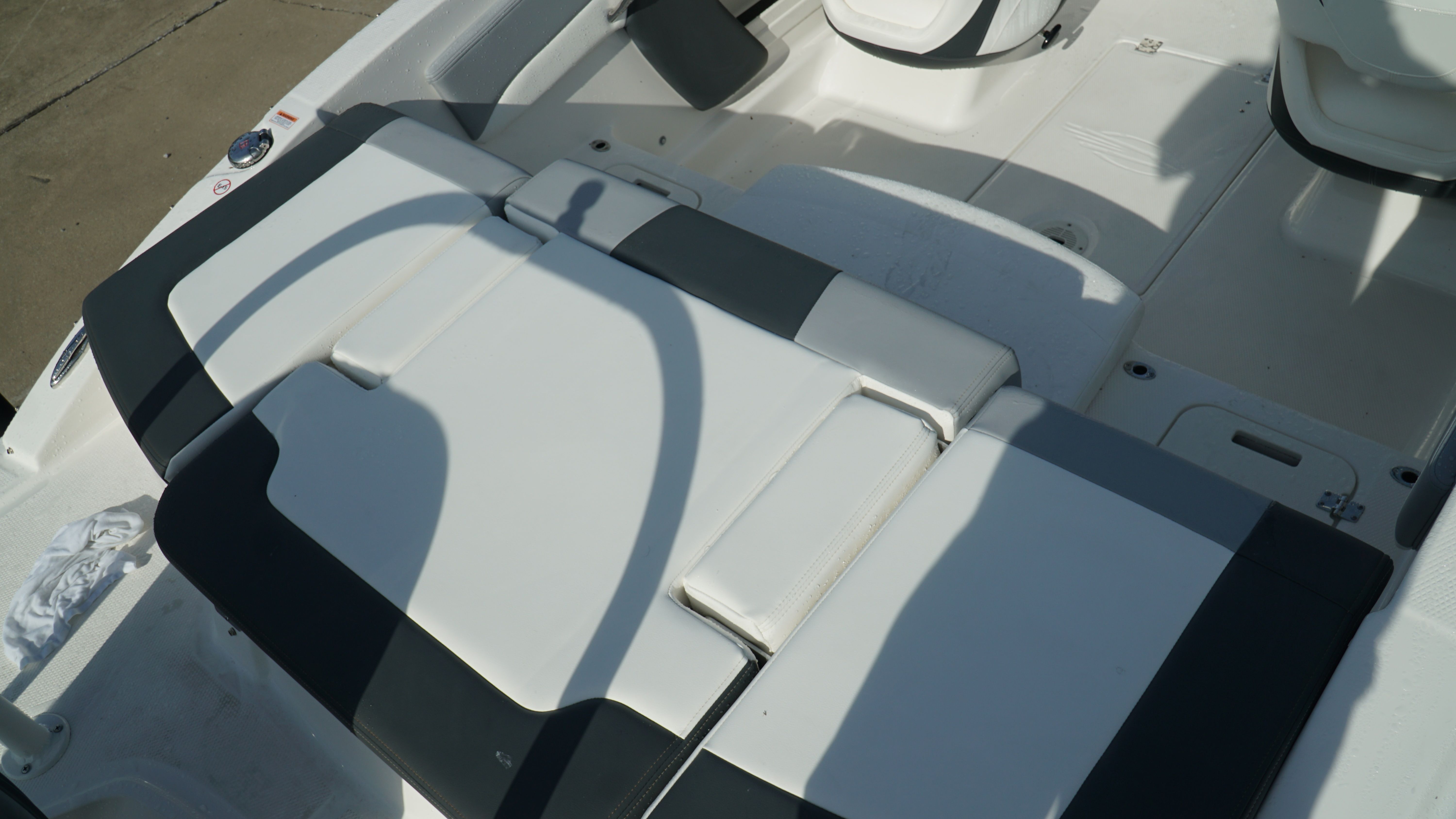 2025 Chaparral 19 SSI OB - Photo 18