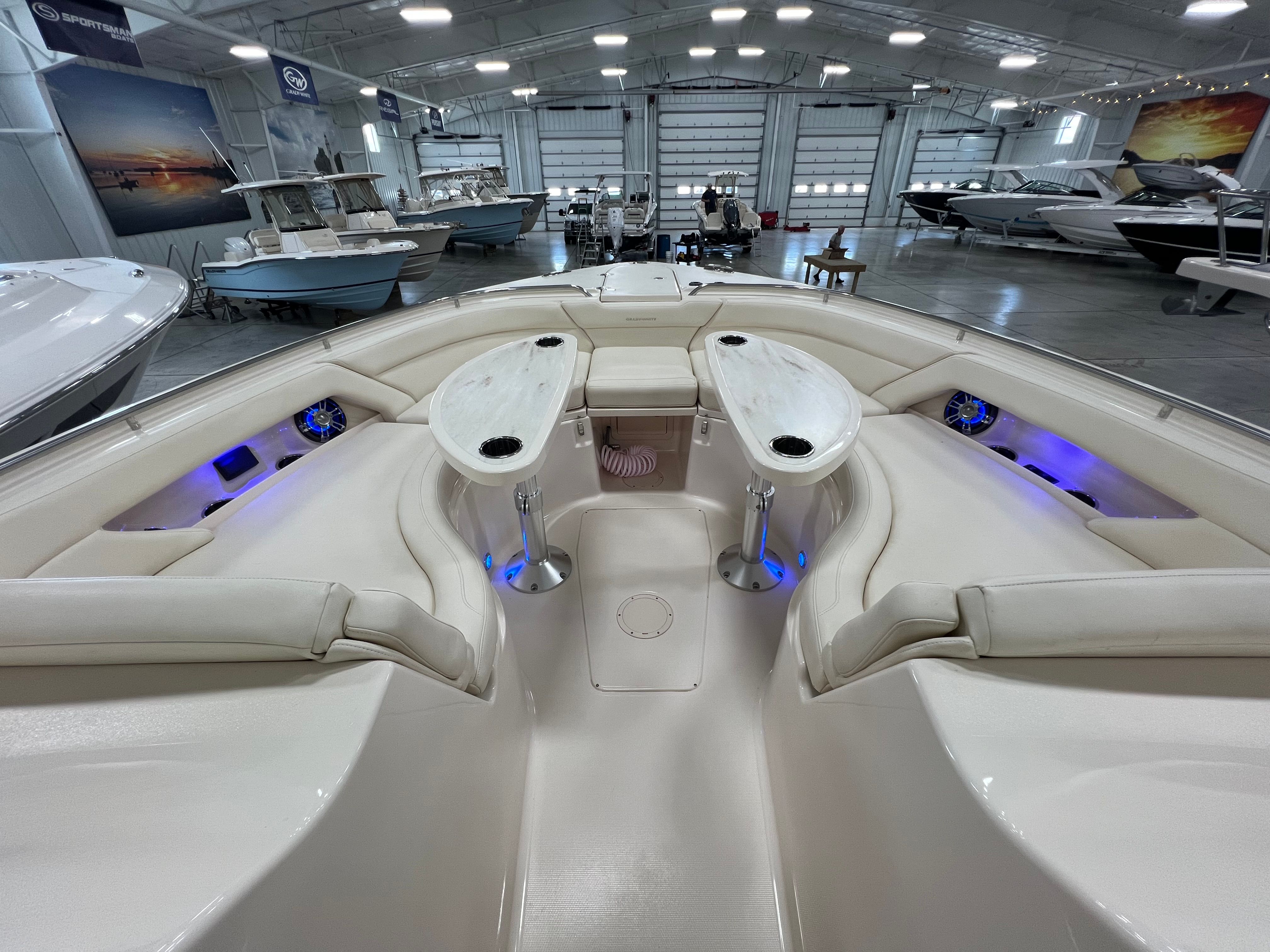 2020 Grady white Freedom 375 — photo 31 view