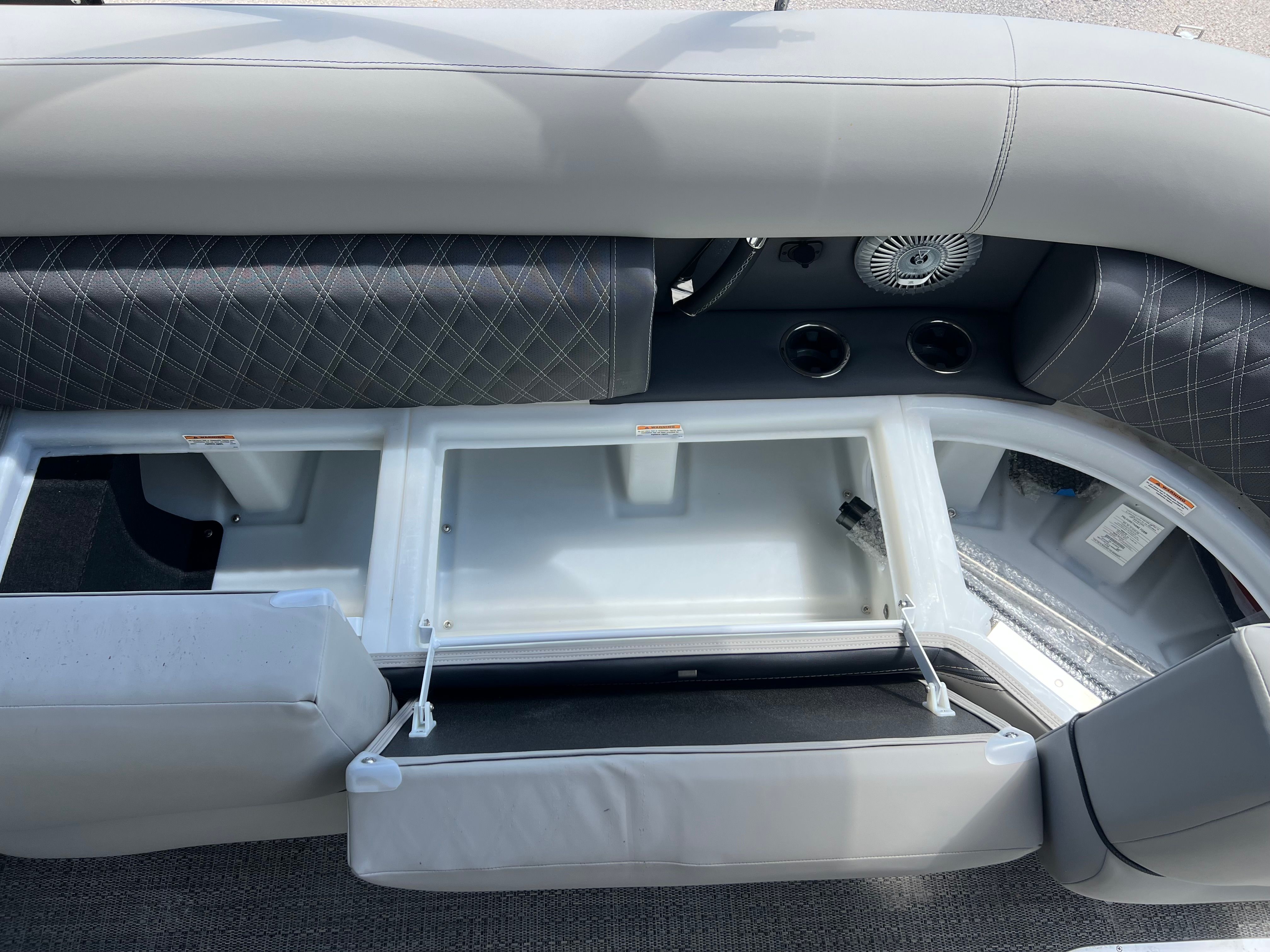 2025 Barletta Lusso L25UC — photo 15 view