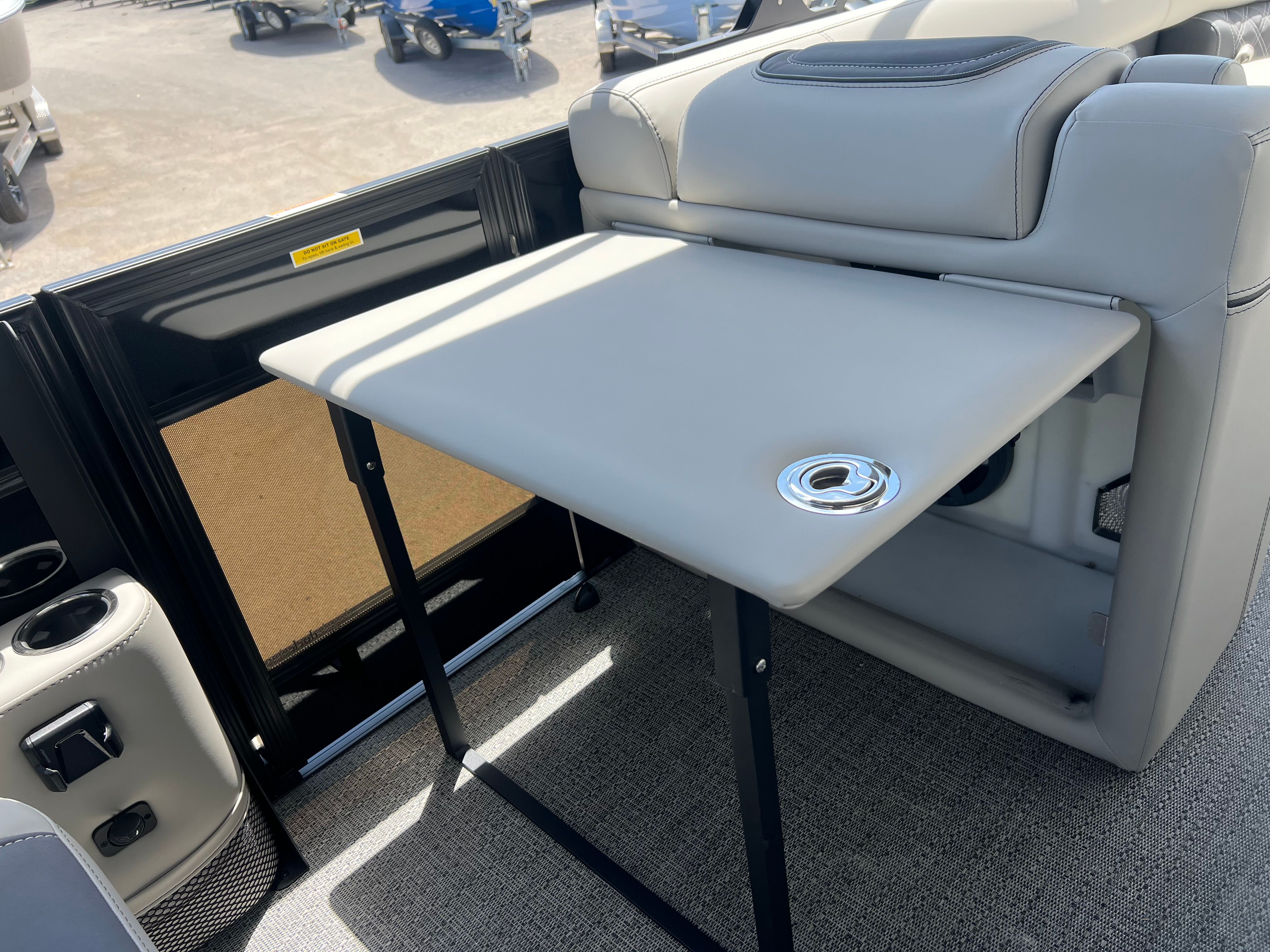 2025 Barletta Lusso L25UC — photo 24 view