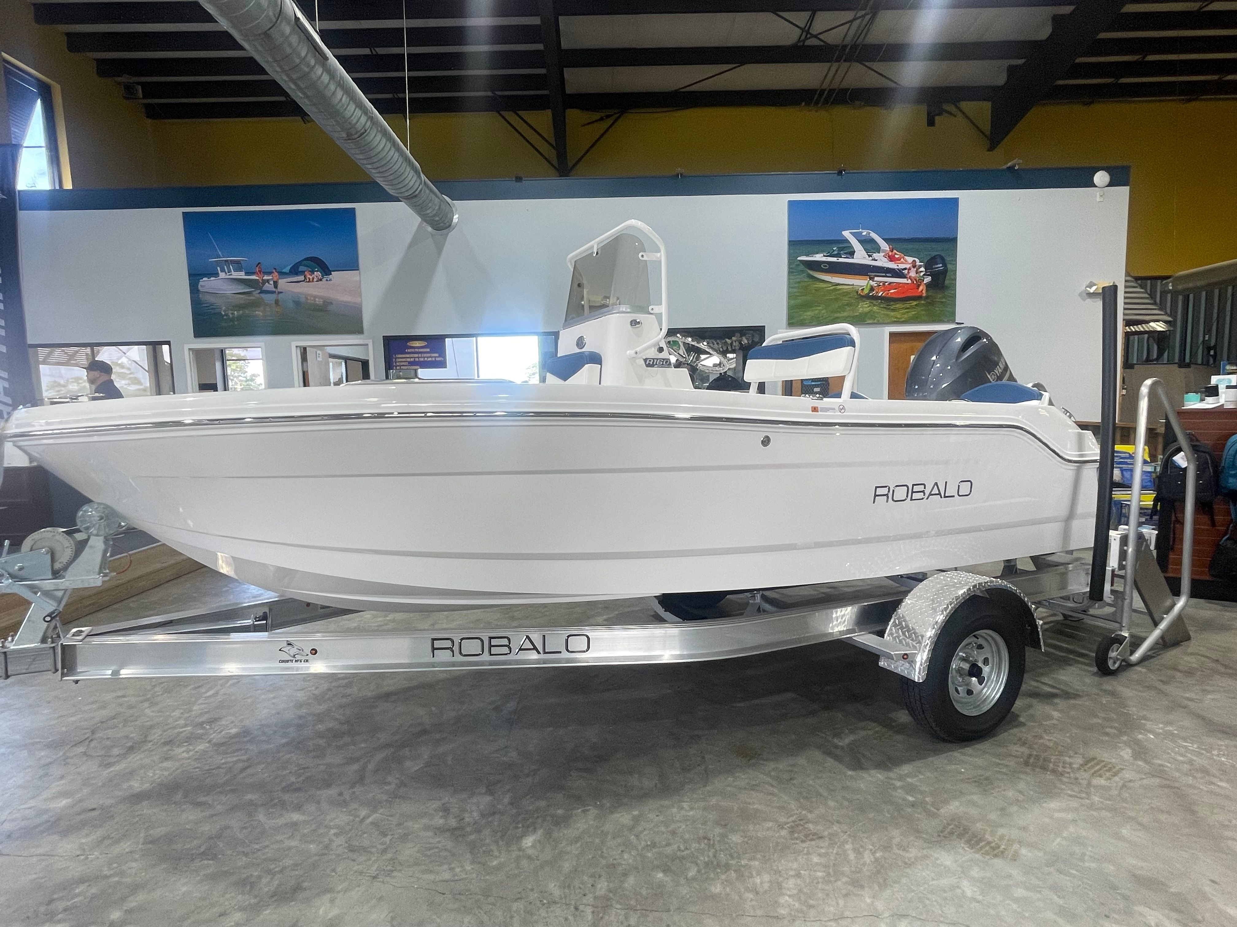 2025 Robalo 160 CC