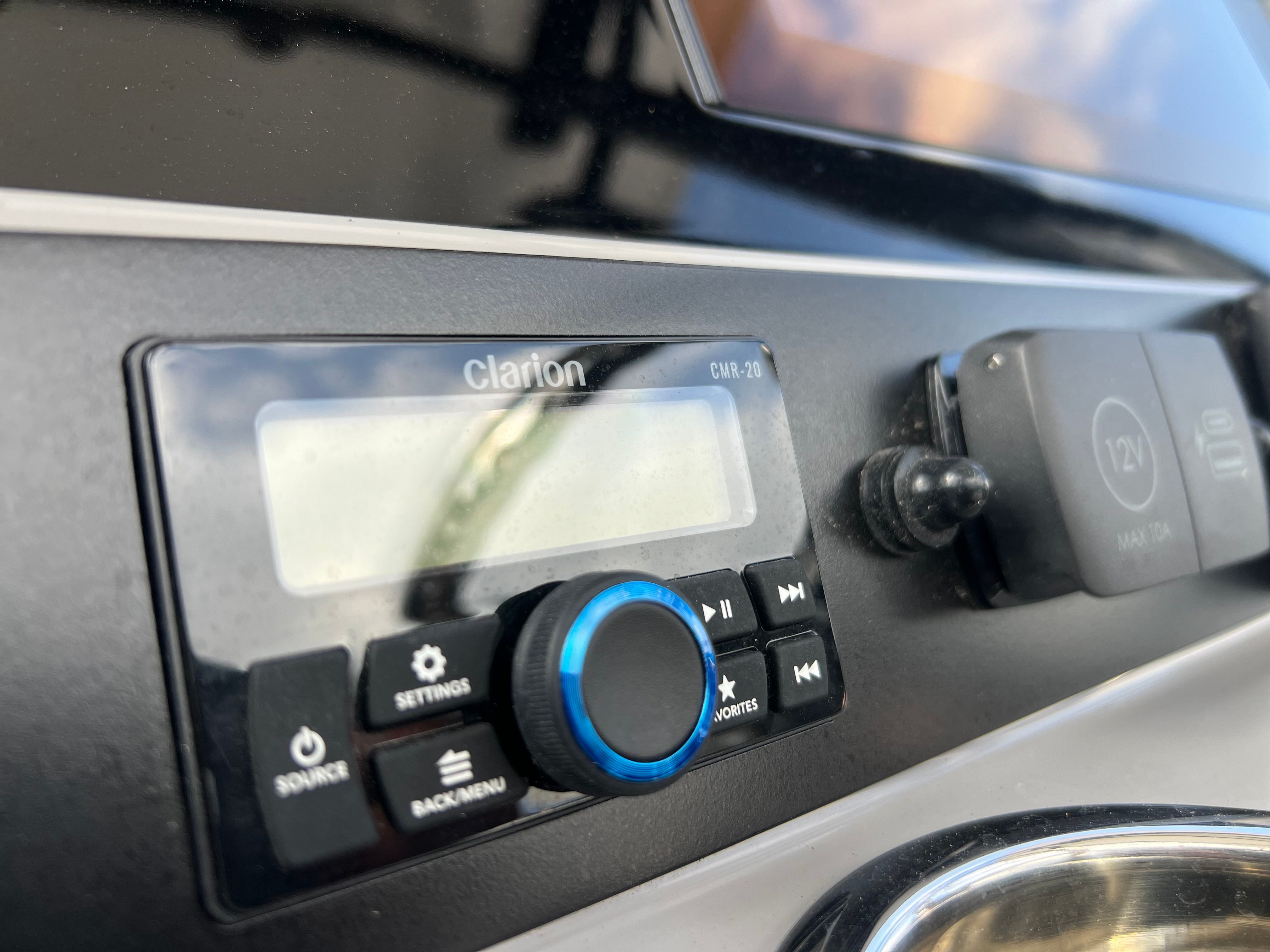 2025 Robalo 230 CC - Photo 8