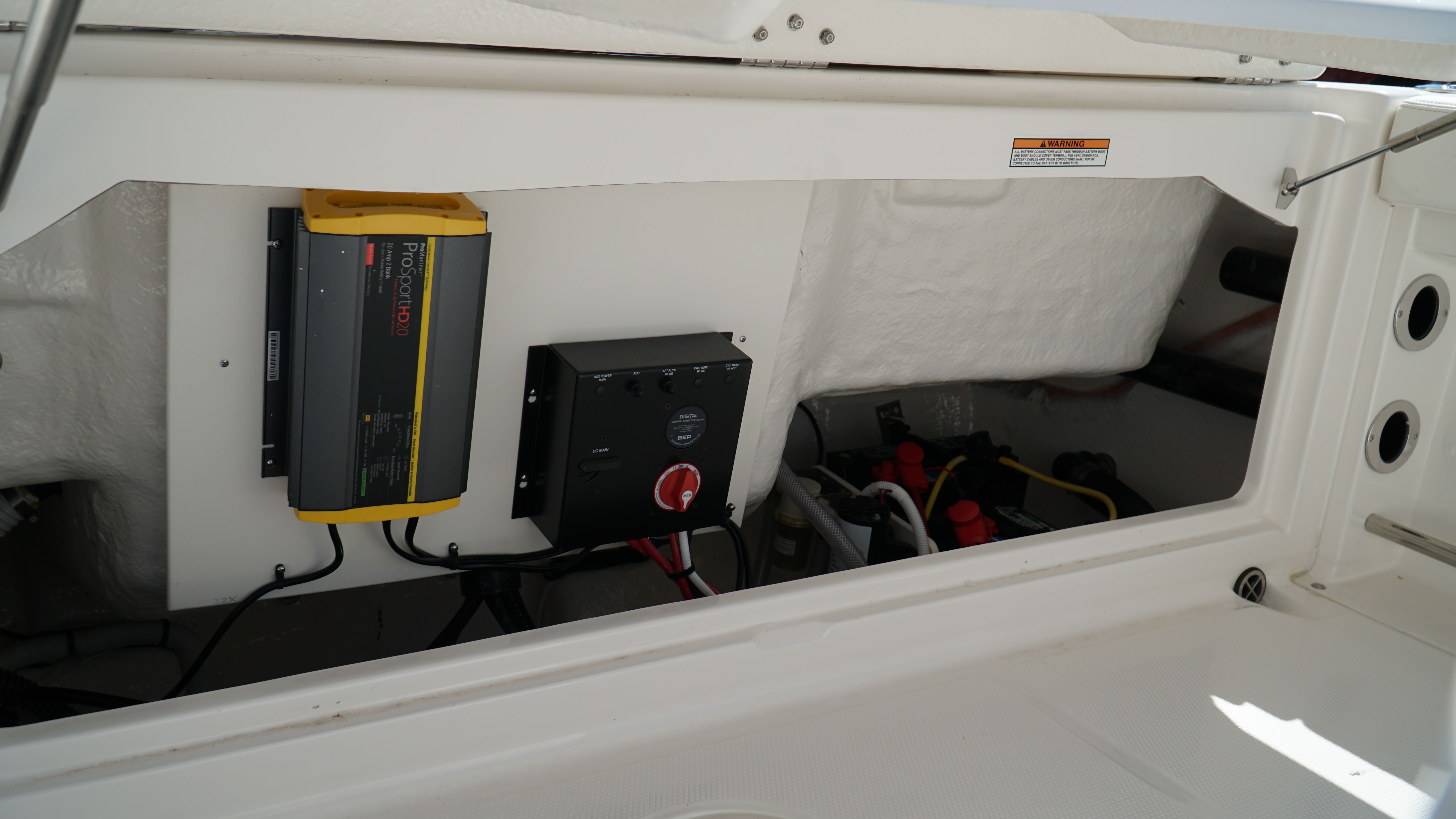 2025 Robalo 222 CC - Photo 25