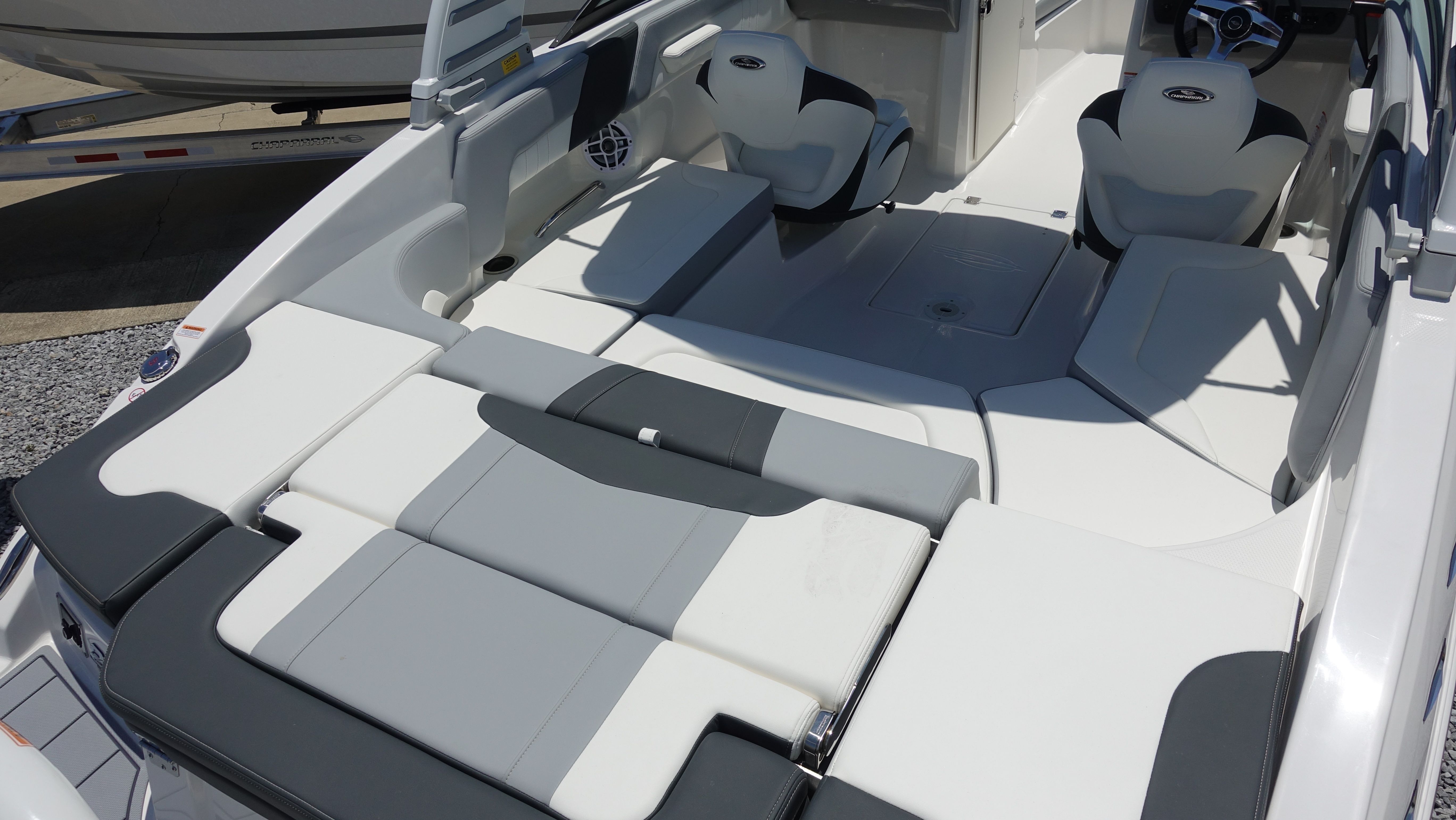 2025 Chaparral 23 SSI OB - Photo 13