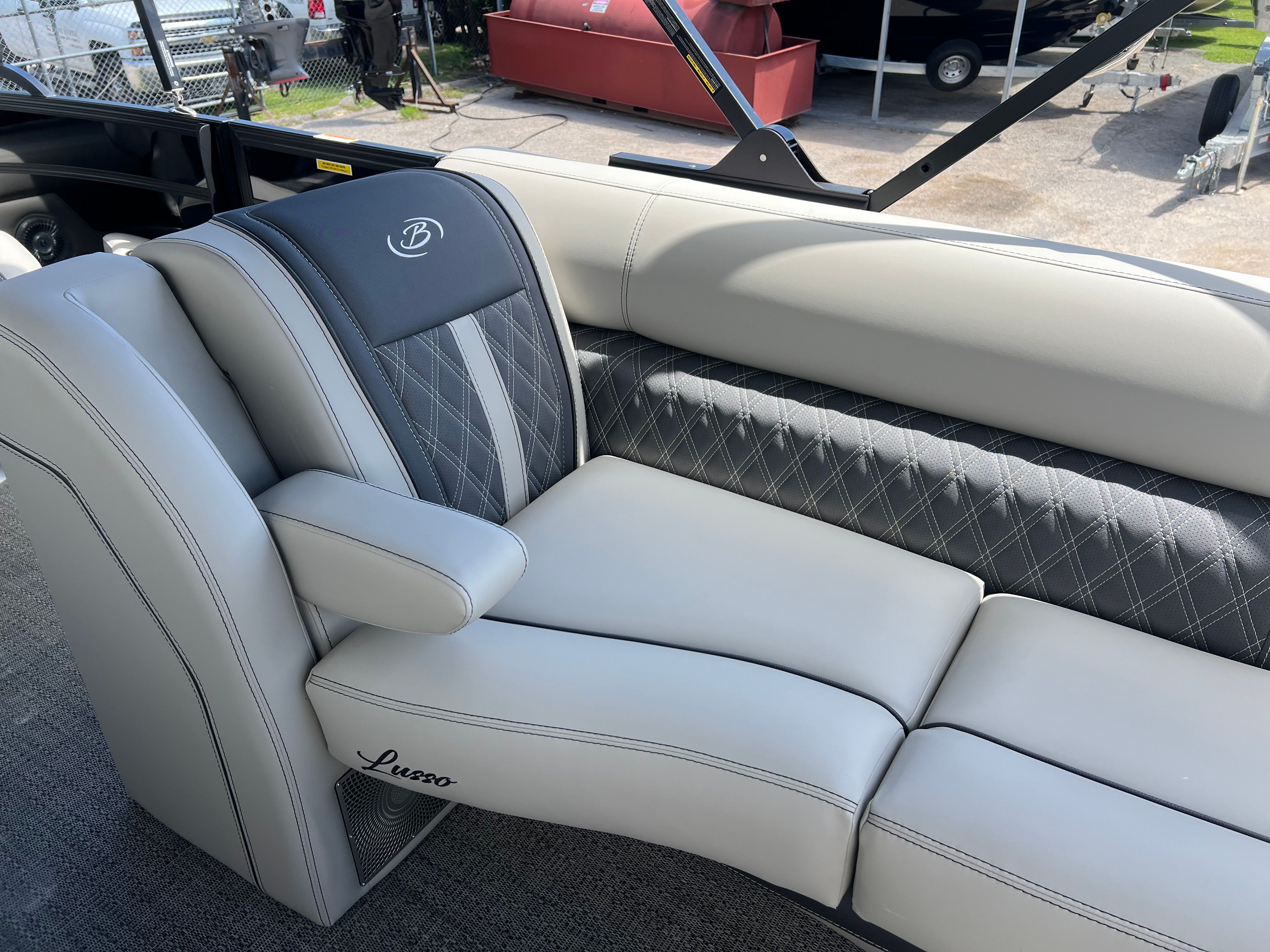 2025 Barletta Lusso L25UC — photo 14 view