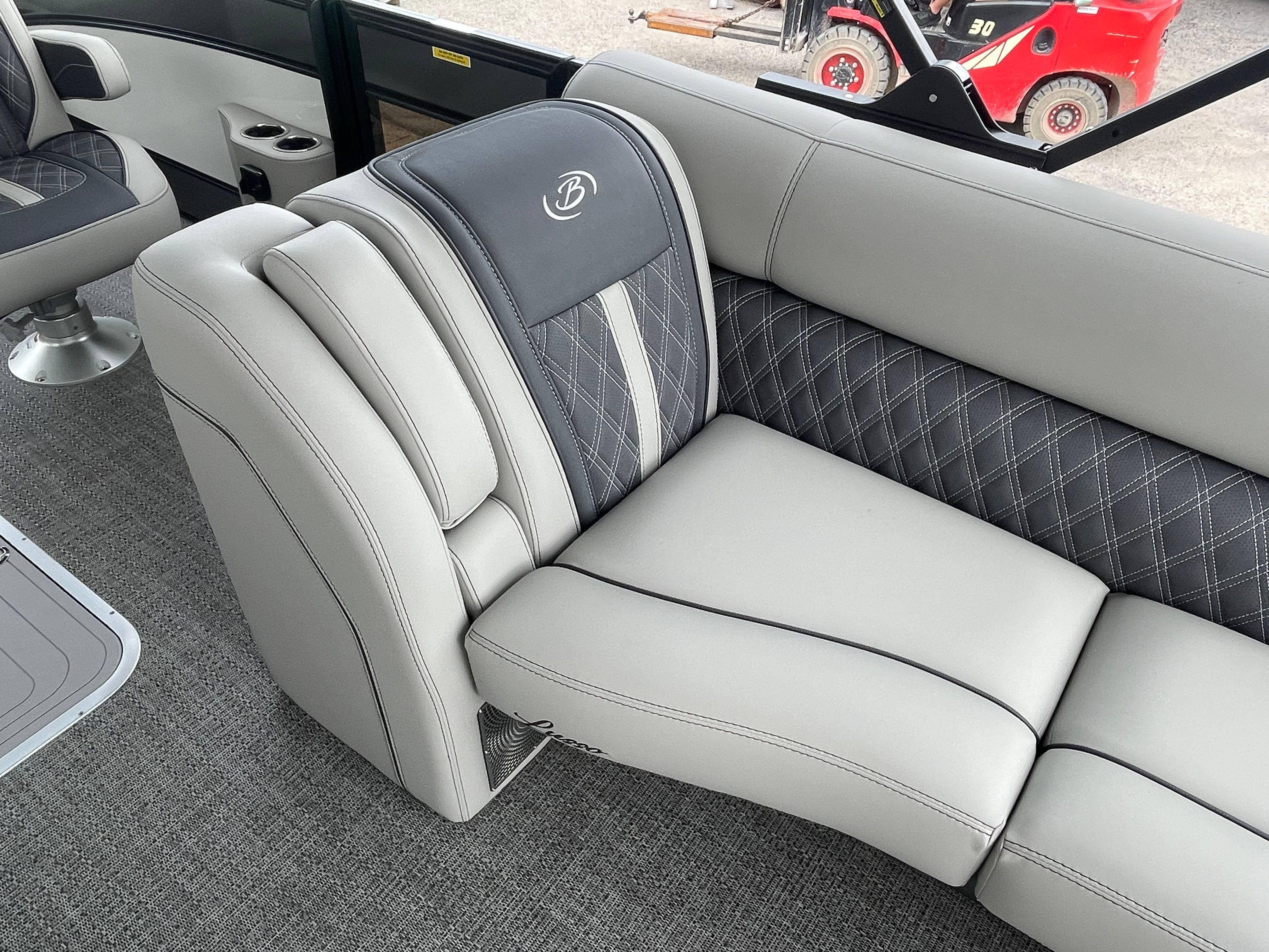 2025 Barletta Lusso L25UC - Photo 20