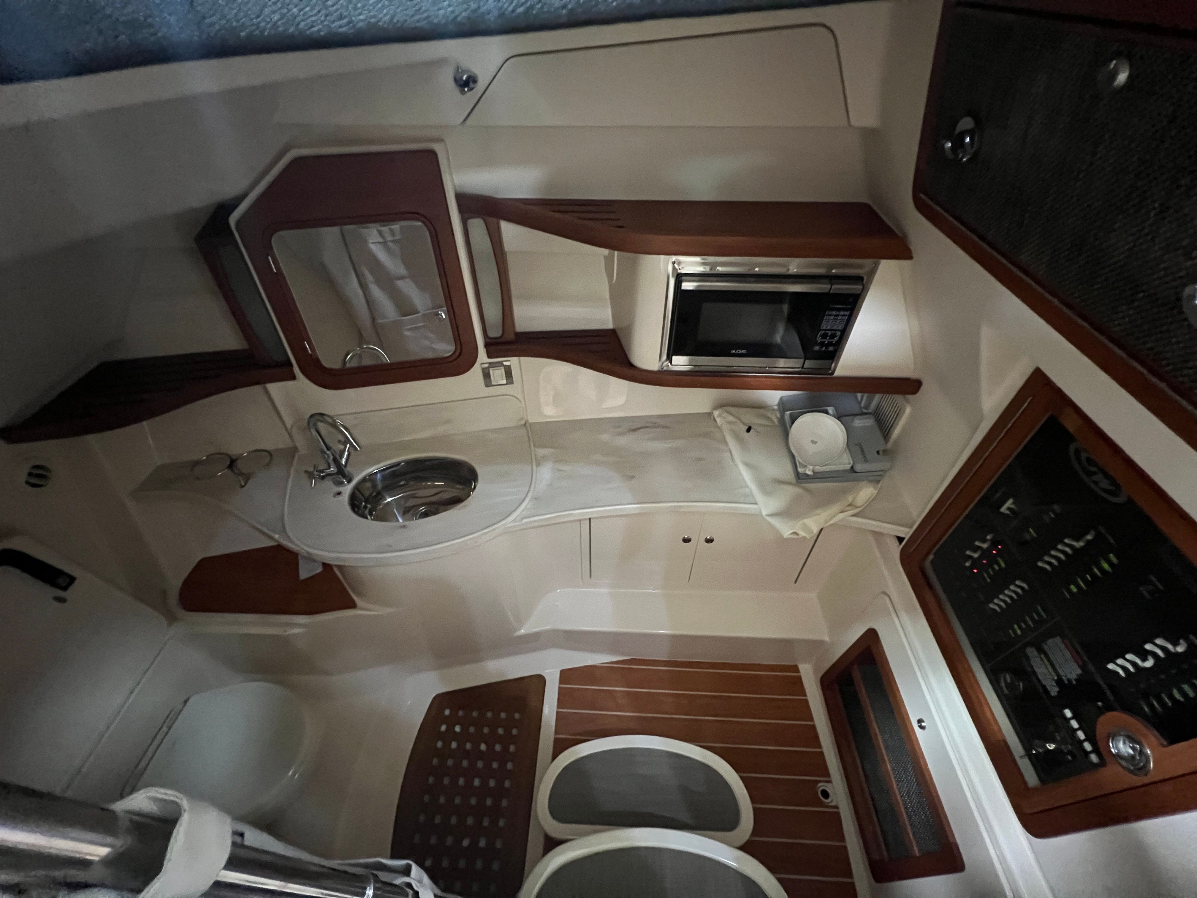 2020 Grady white Freedom 375 — photo 29 view