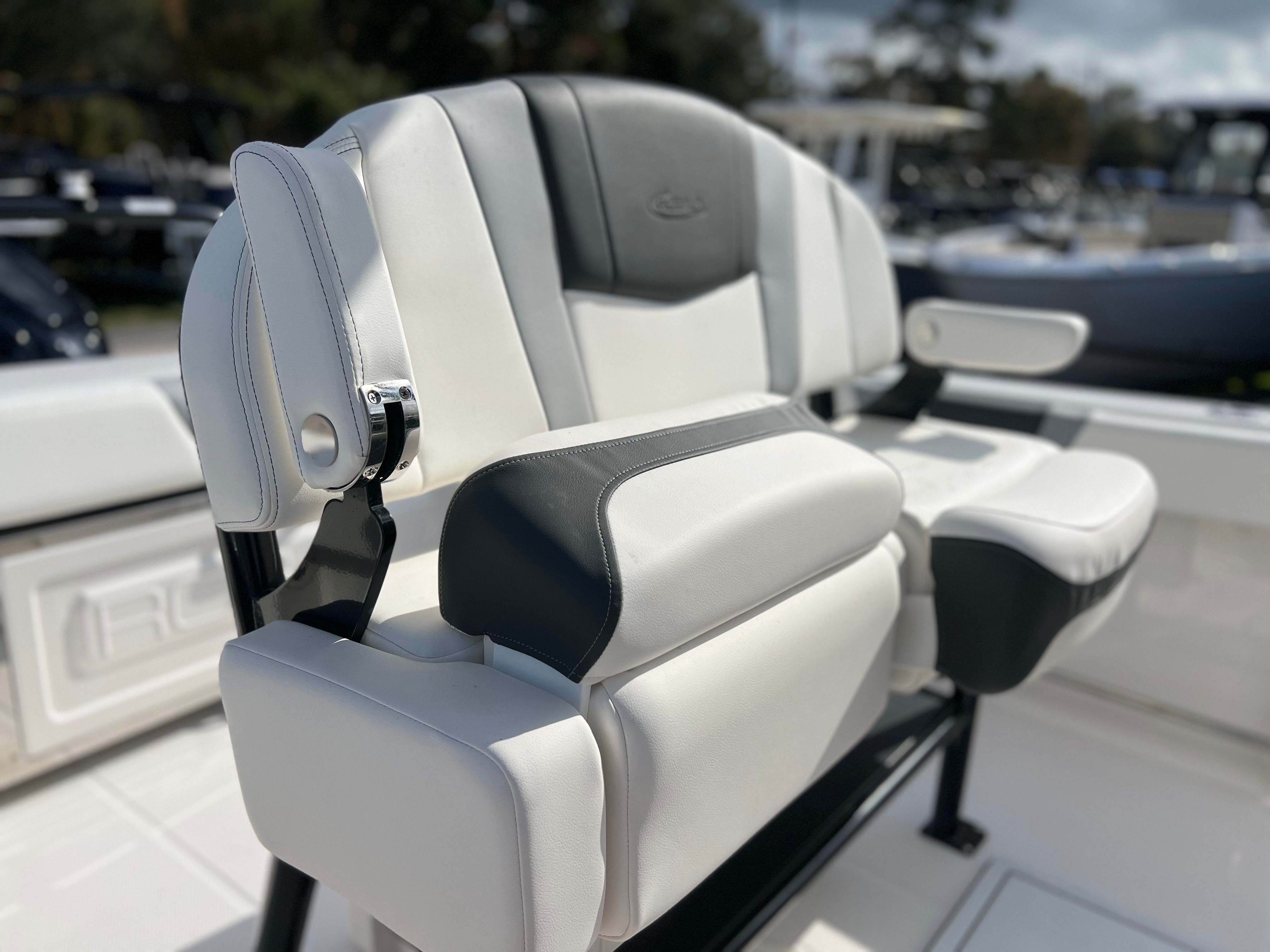 2025 Robalo 230 CC - Photo 22