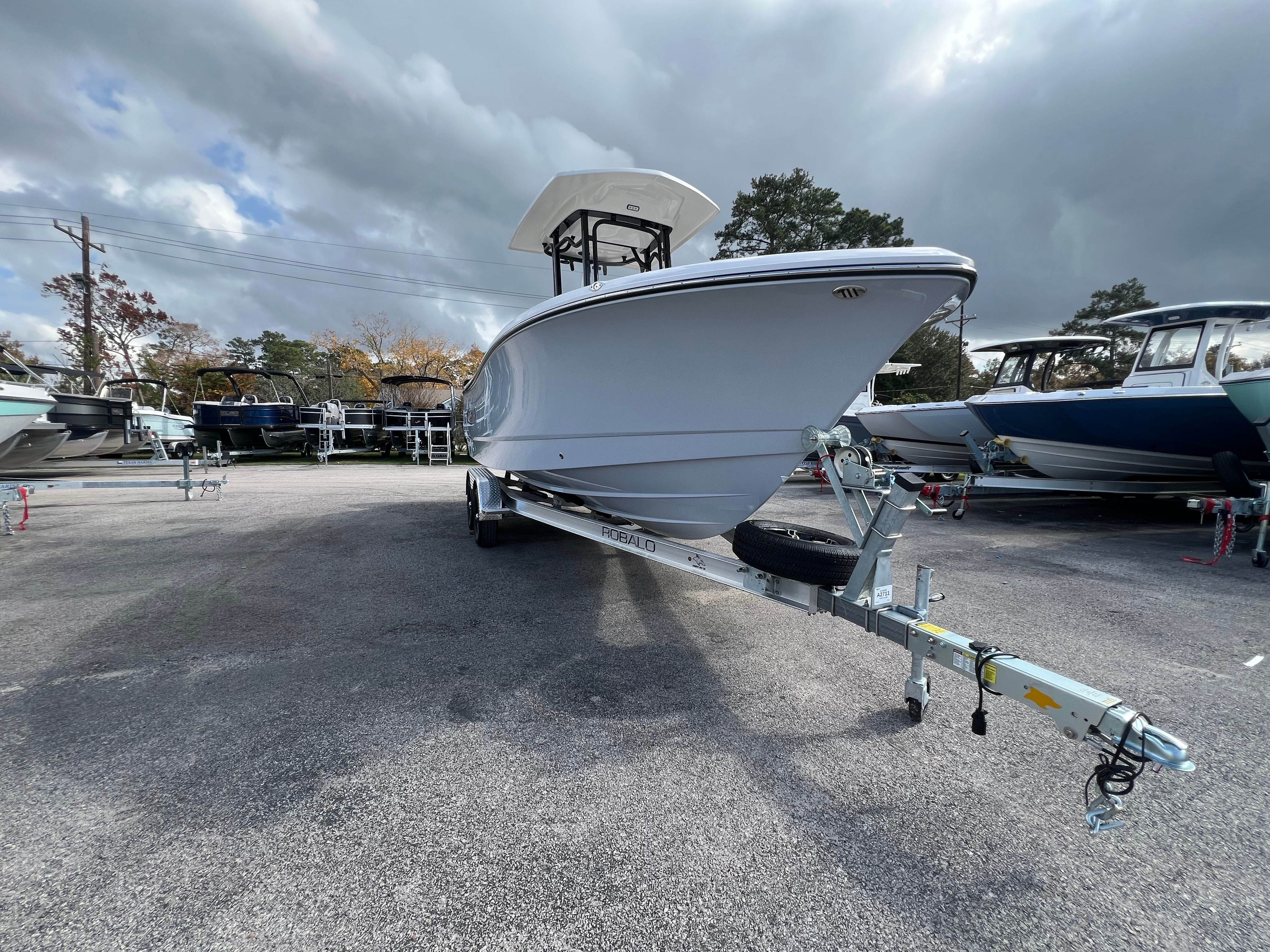 2025 Robalo 230 CC - Photo 3
