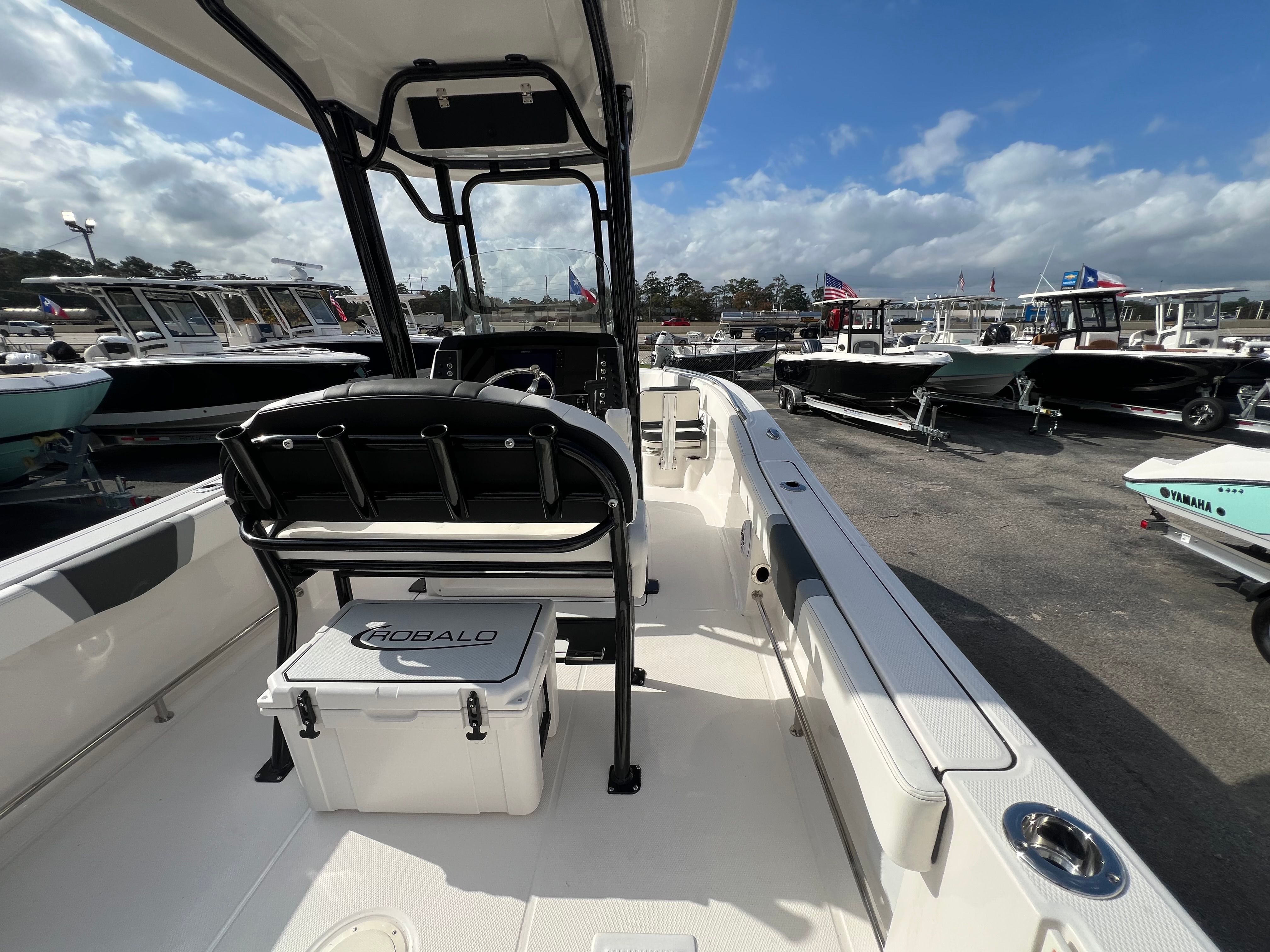 2025 Robalo 230 CC - Photo 17
