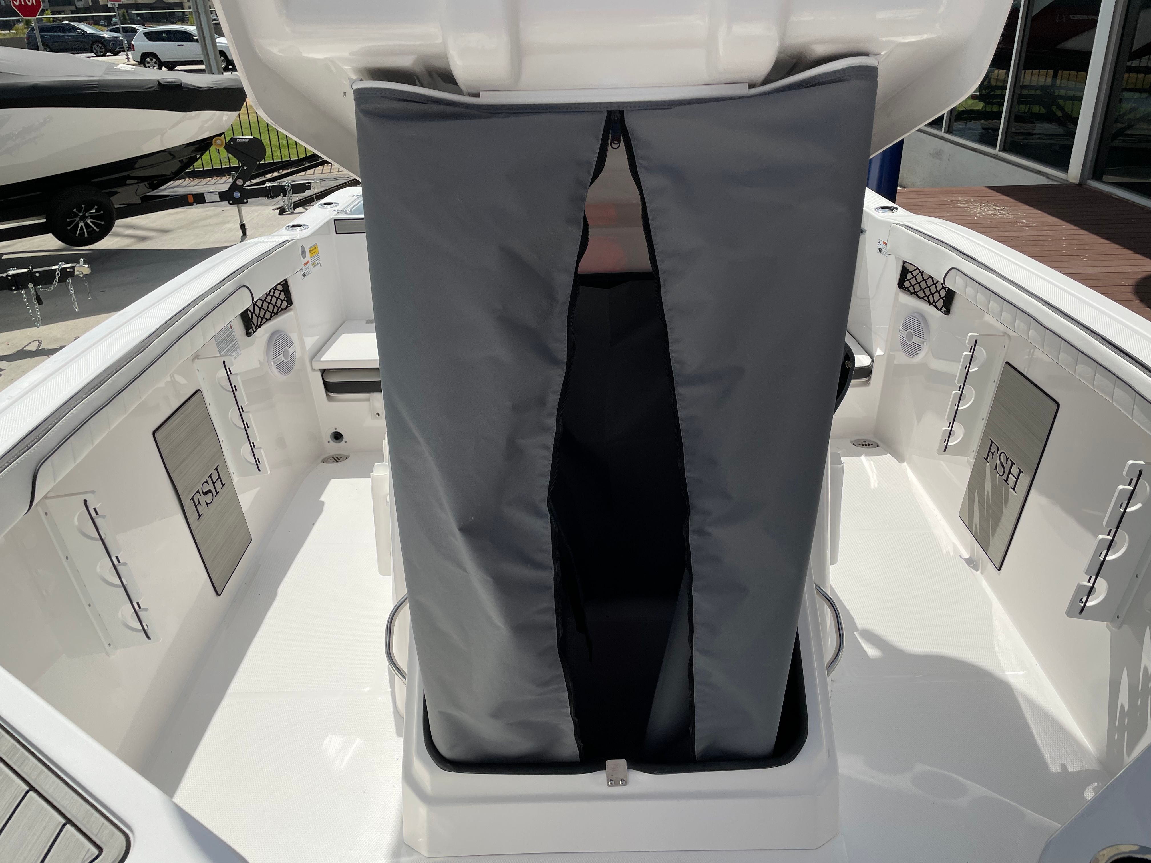 2025 Yamaha 222 FSH Sport — engine compartment view