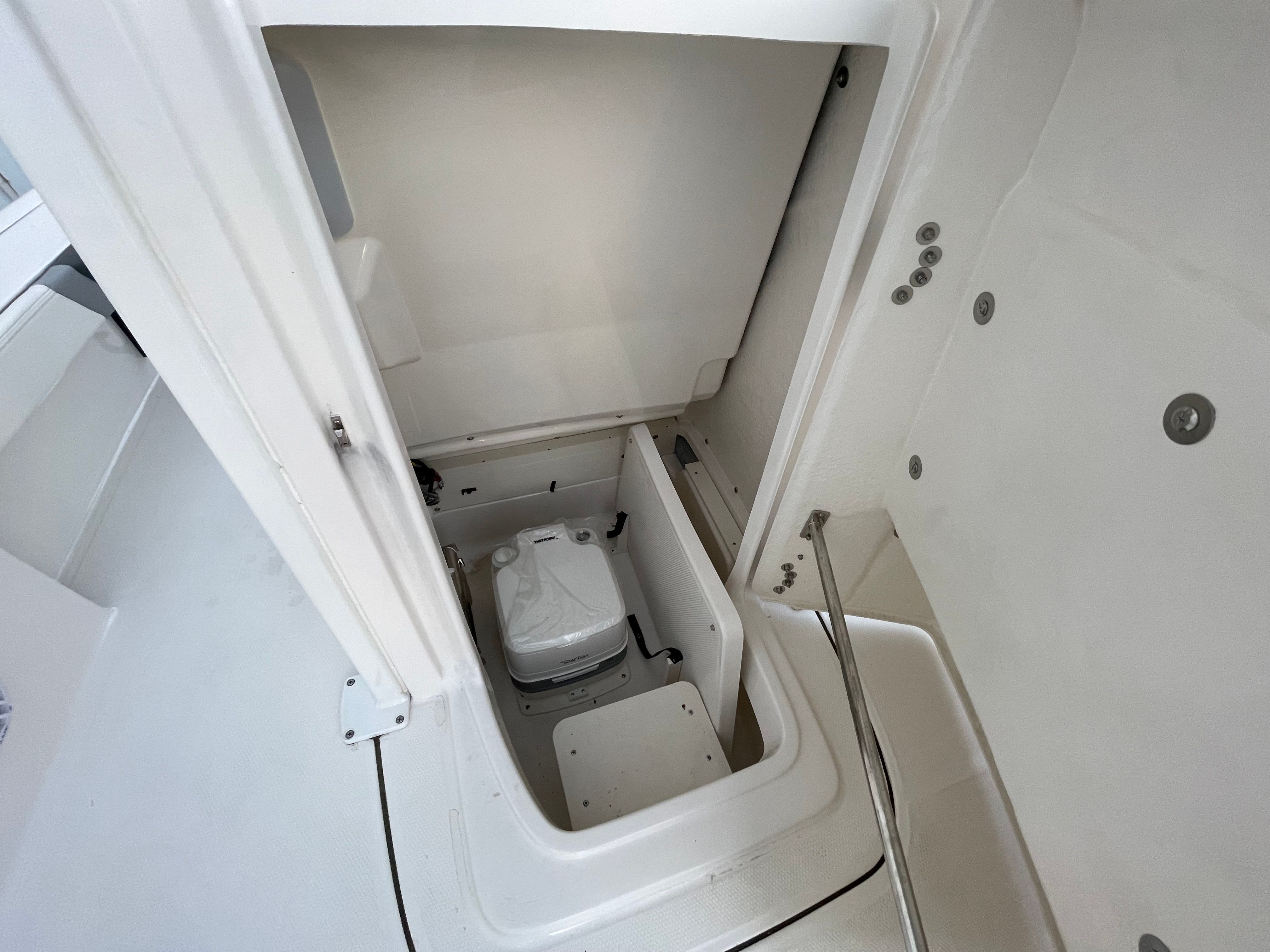 2025 Robalo 226 Cayman DLX - Photo 10