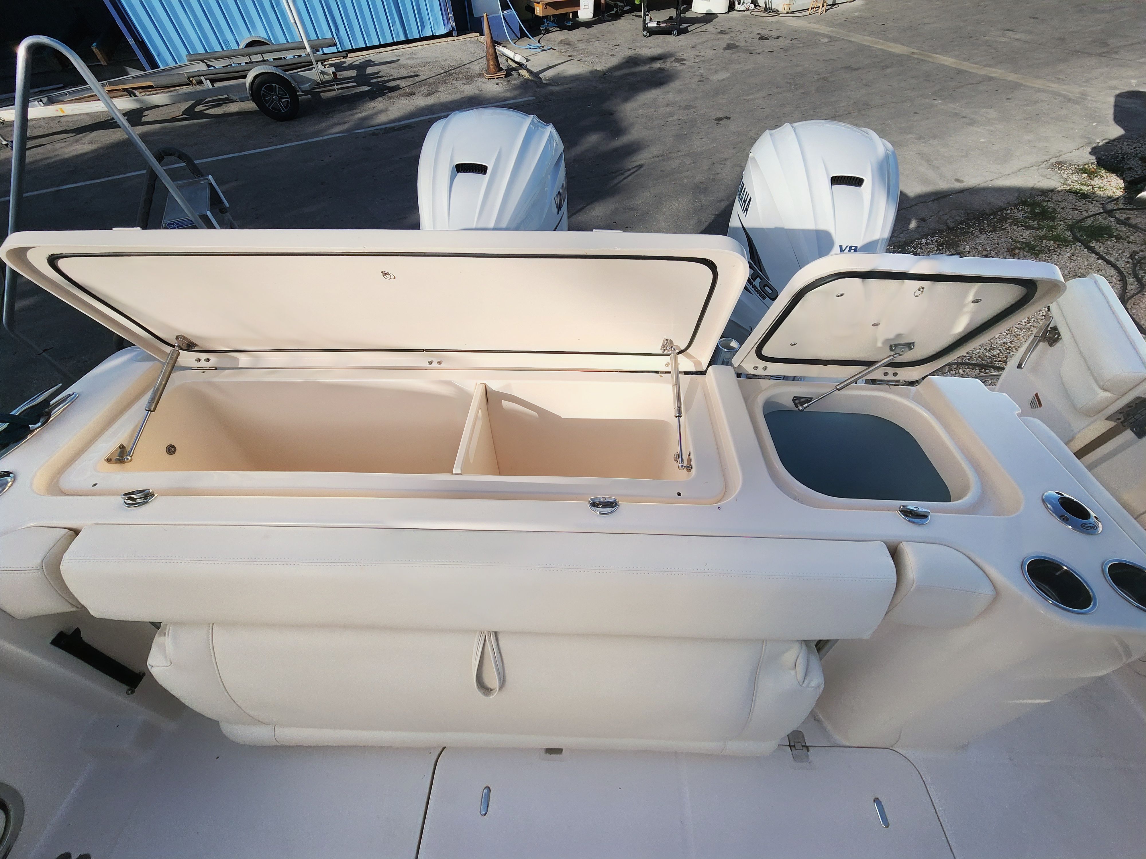 2021 Grady white Freedom 335 — photo 14 view