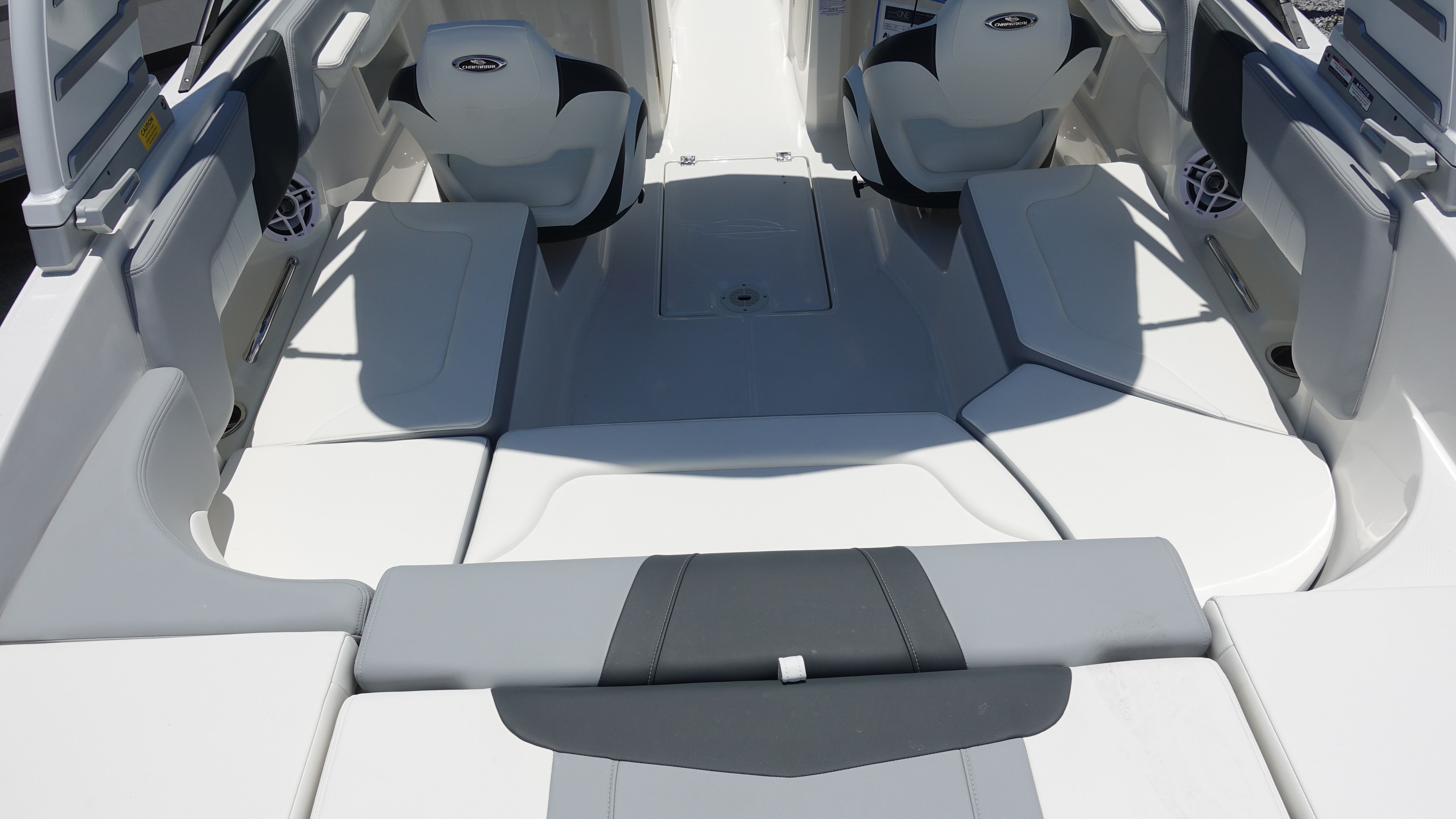 2025 Chaparral 23 SSI OB - Photo 16