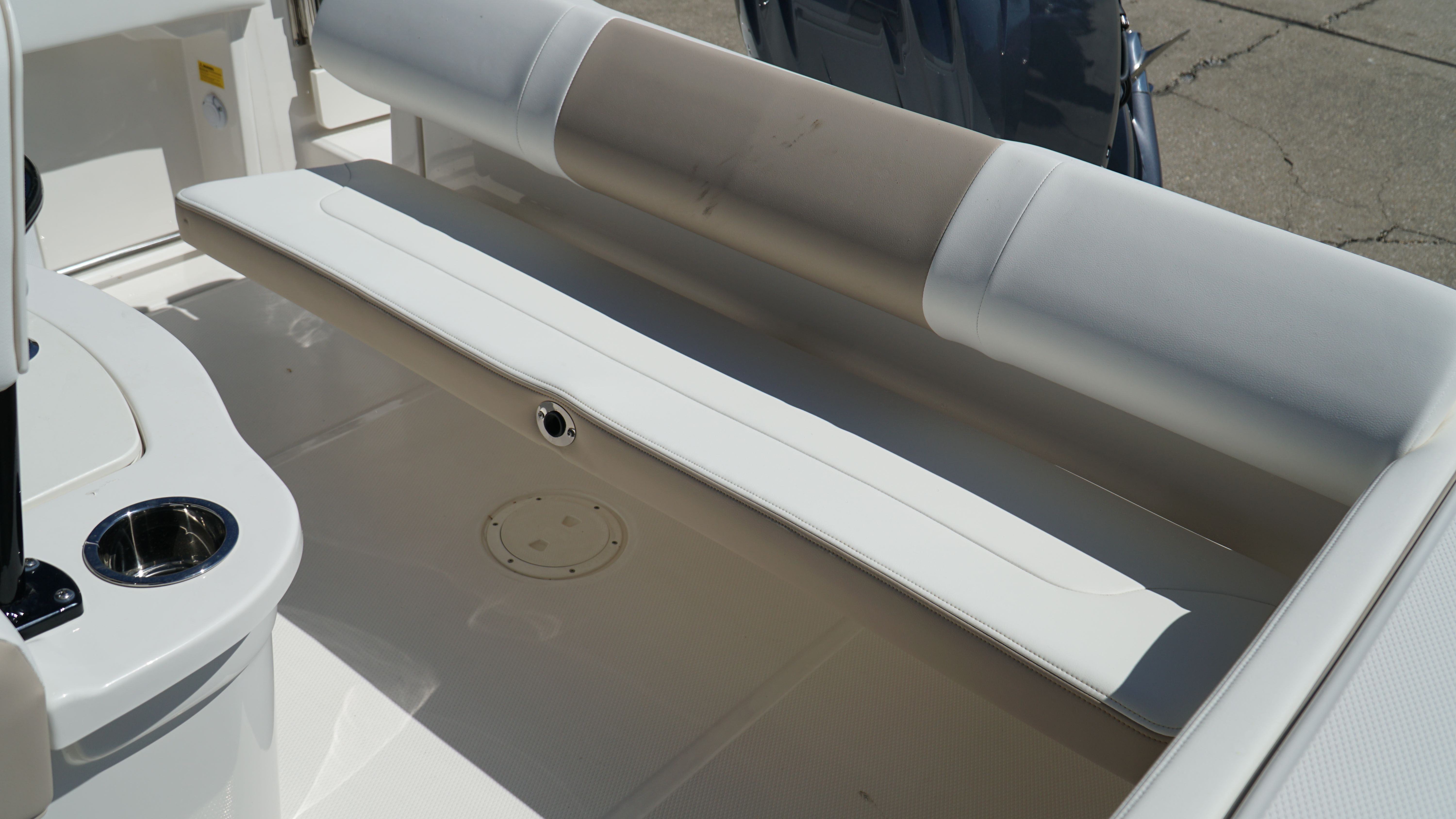 2025 Robalo 222 CC - Photo 29