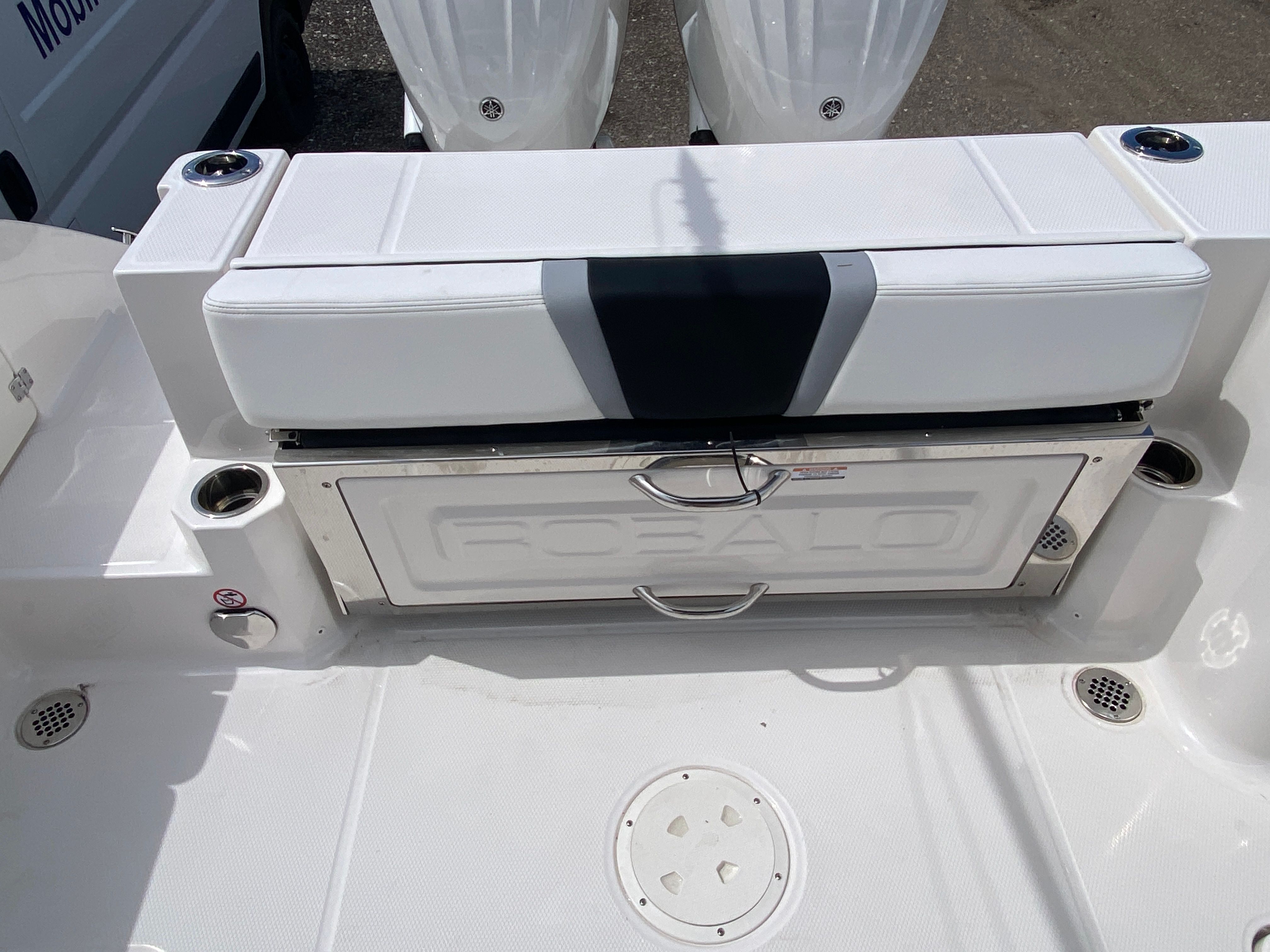 2025 Robalo 270 CC — photo 18 view