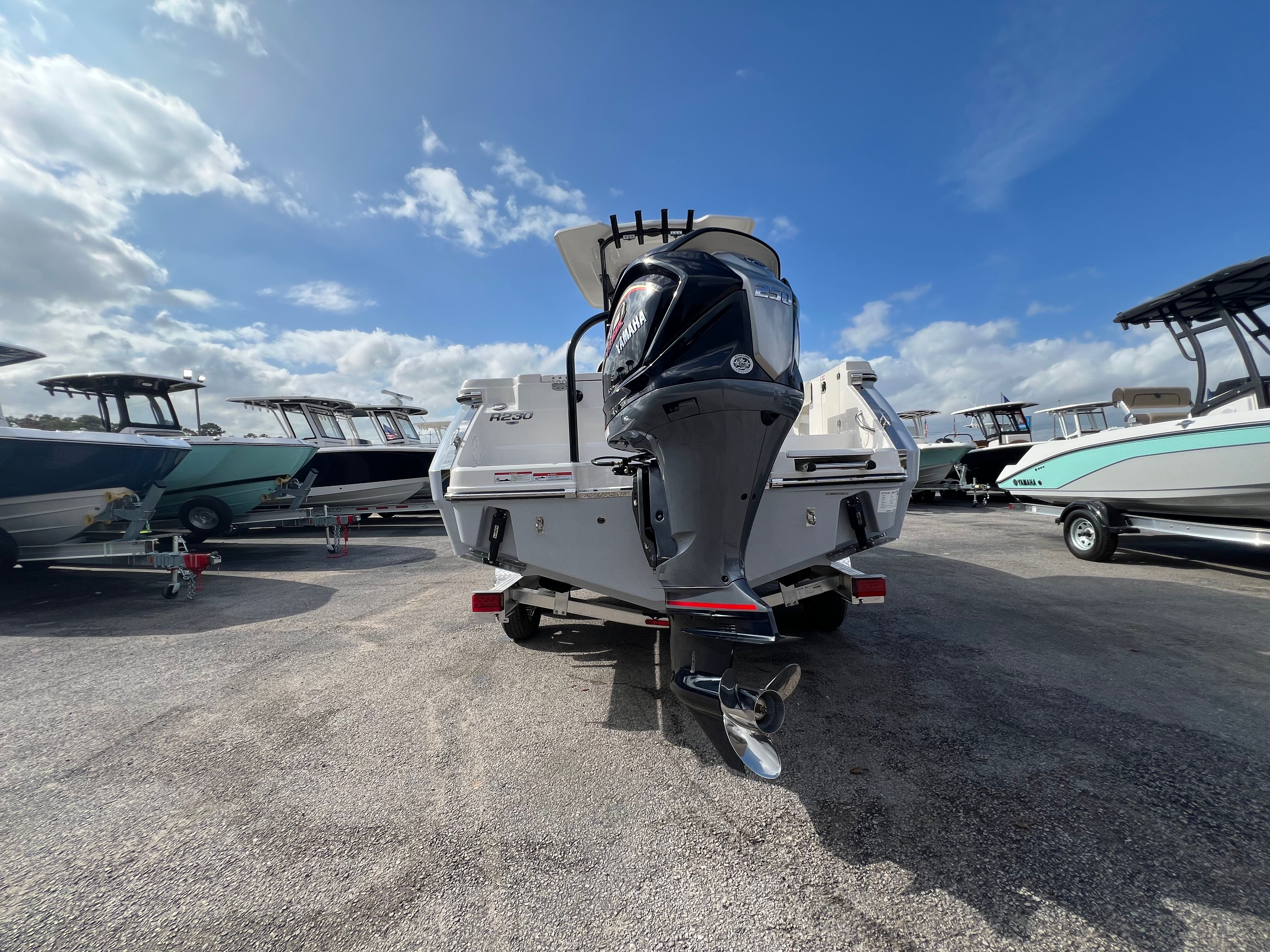 2025 Robalo 230 CC - Photo 15