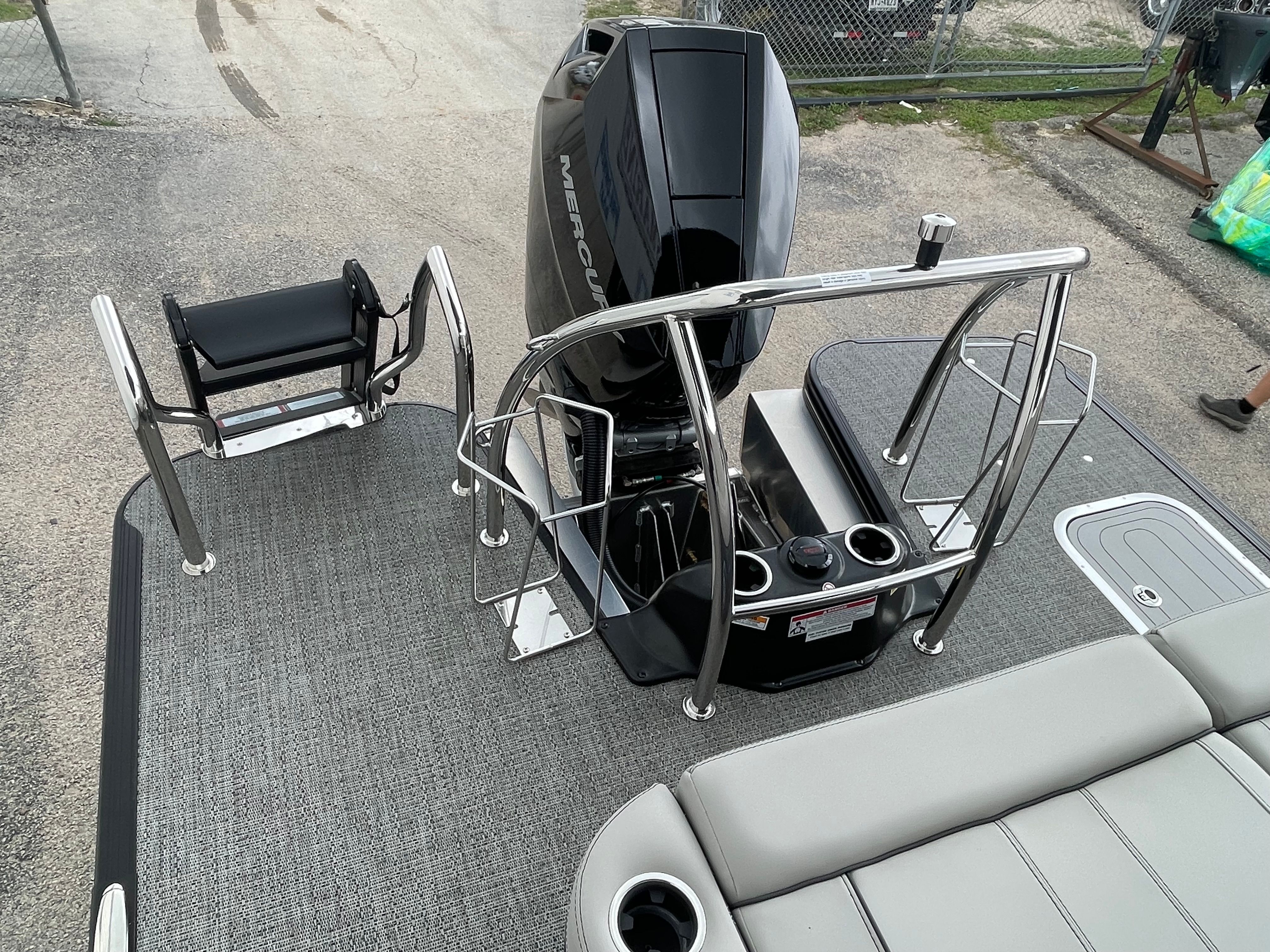 2025 Barletta Lusso L25UC - Photo 10