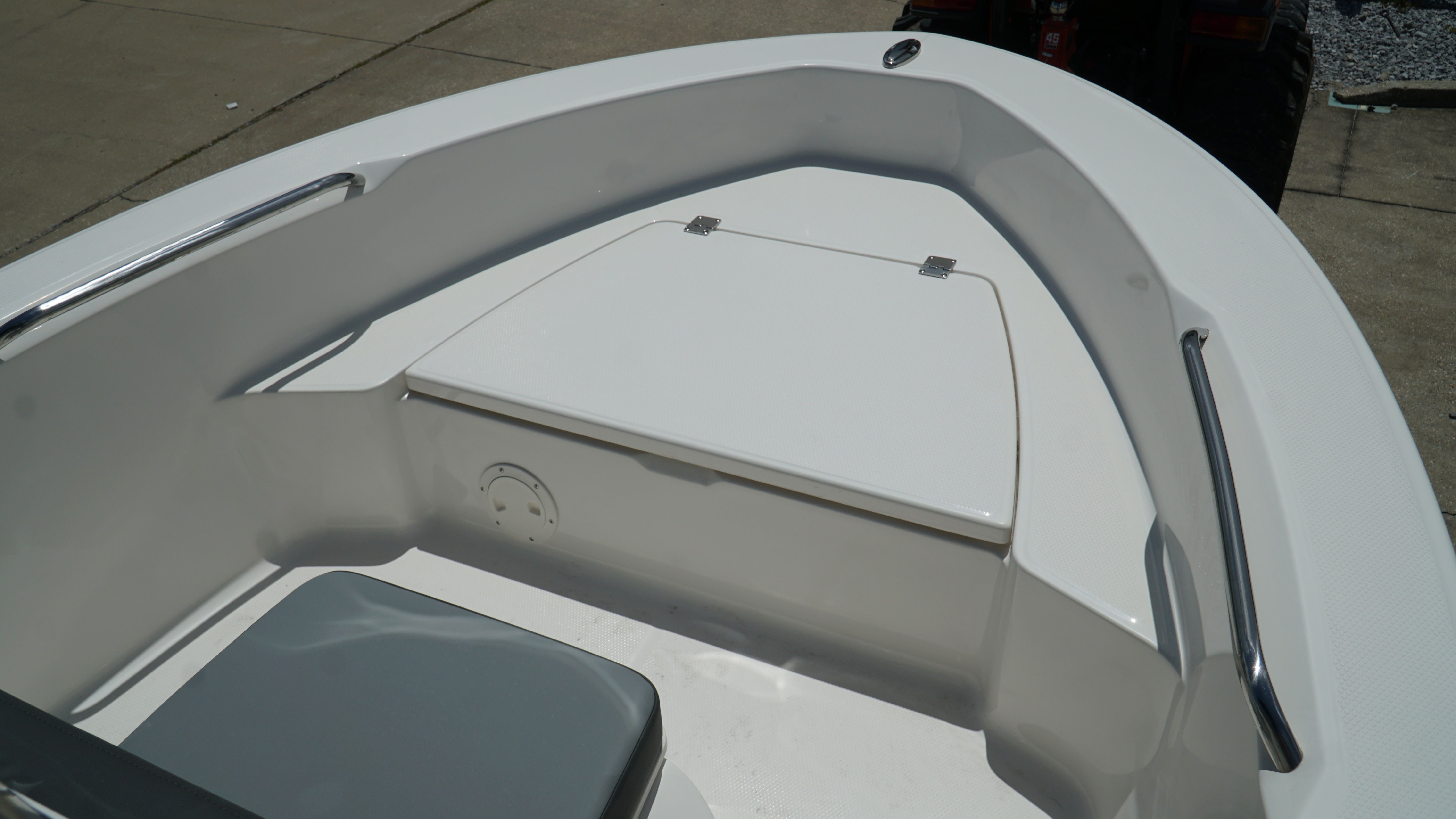 2025 Robalo 160 CC - Photo 9