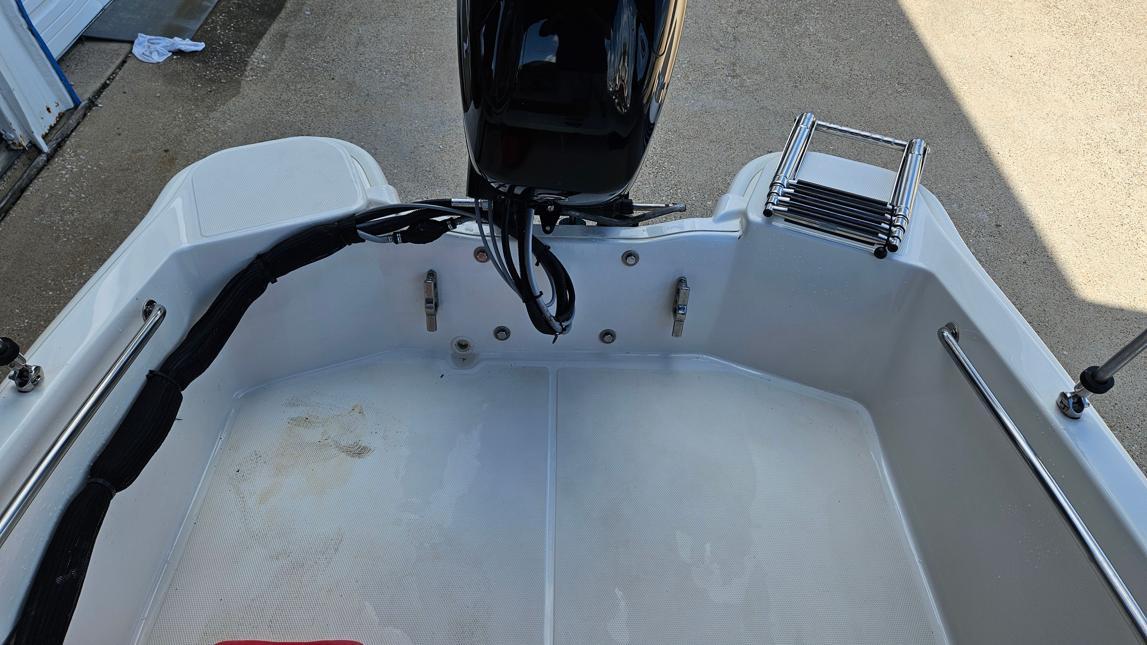 2023 Boston Whaler 130 Super Sport — photo 18 view