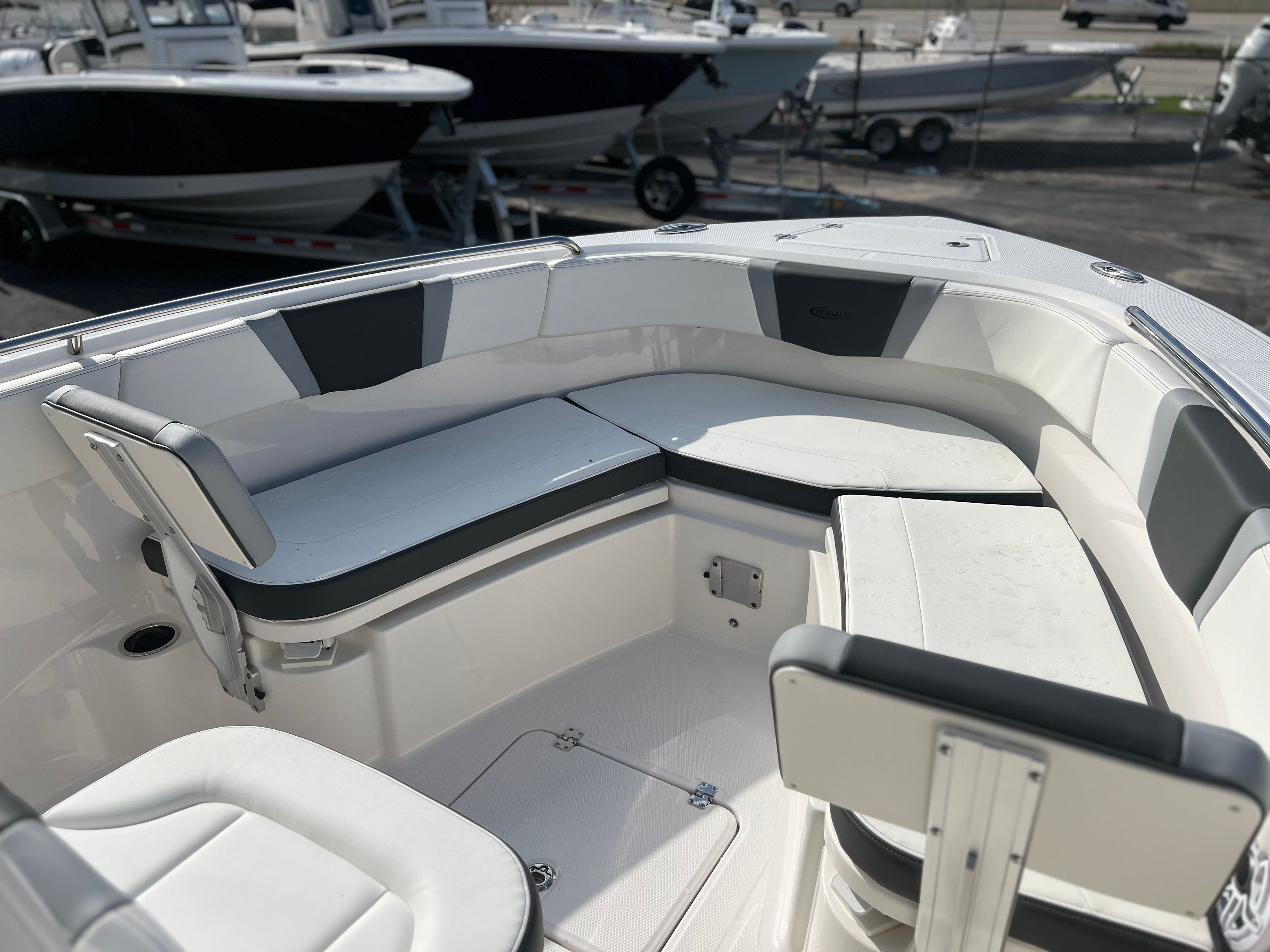 2025 Robalo 230 CC - Photo 24