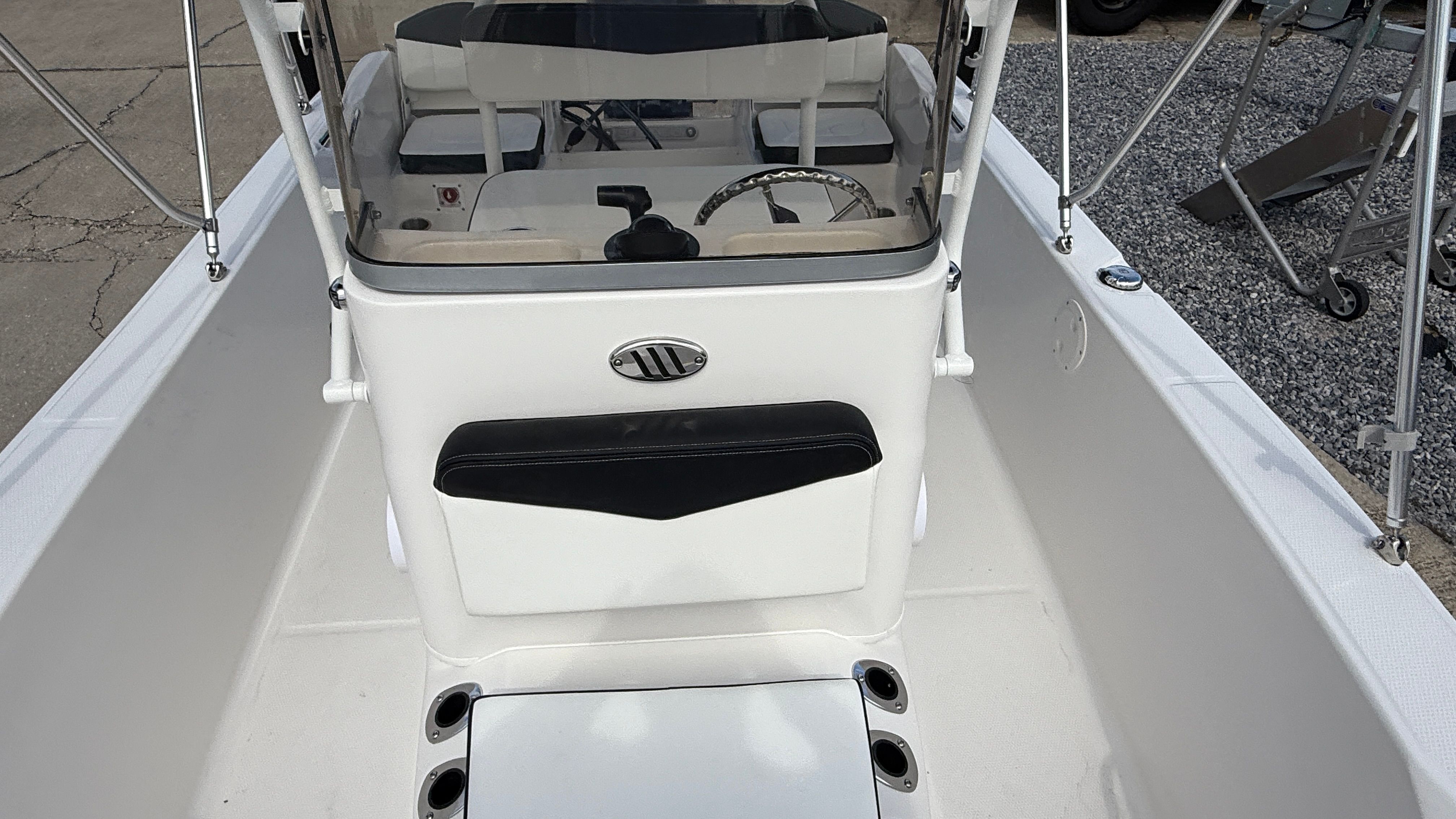 2025 Robalo 160 CC - Photo 16