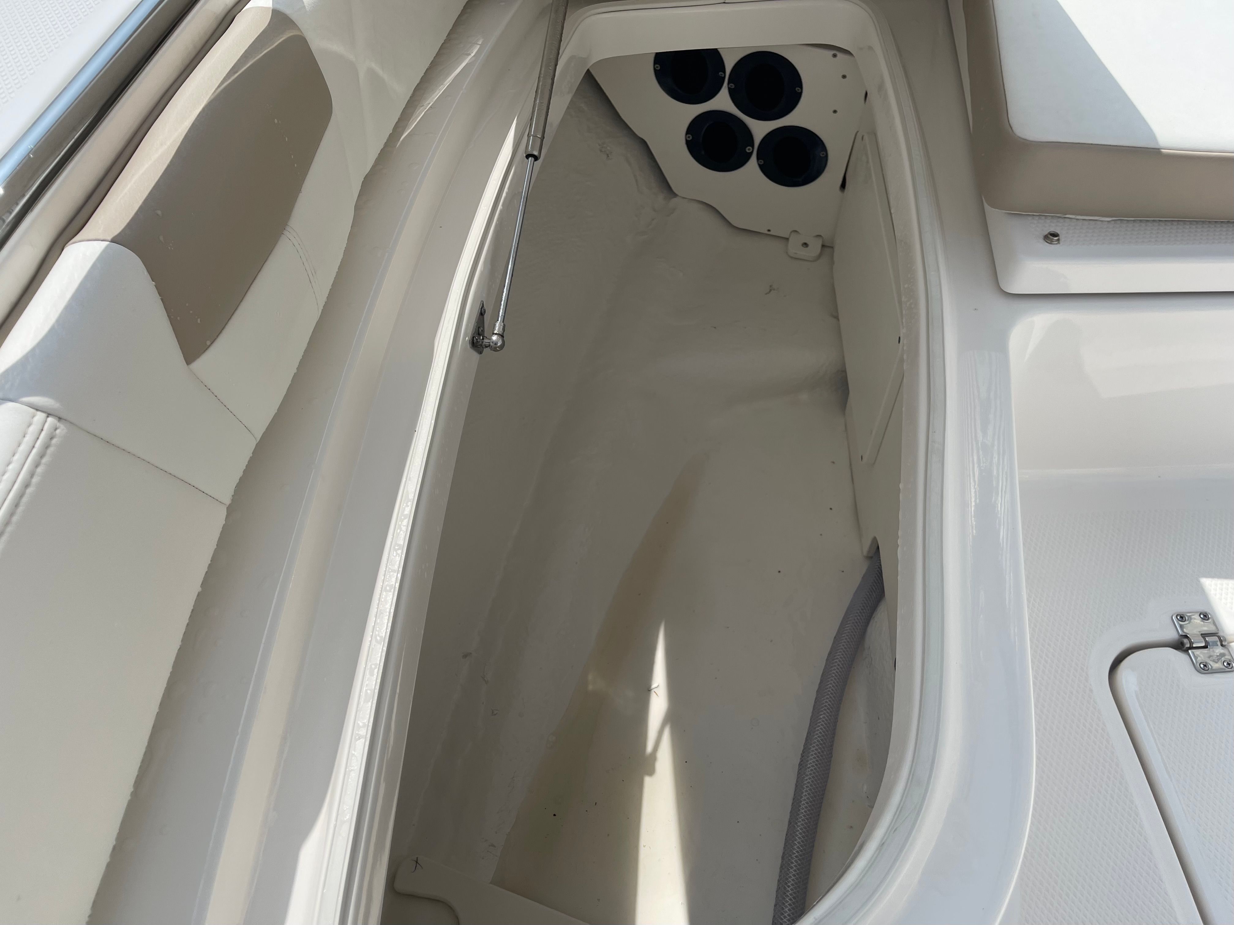 2025 Robalo 226 Cayman STD - Photo 9