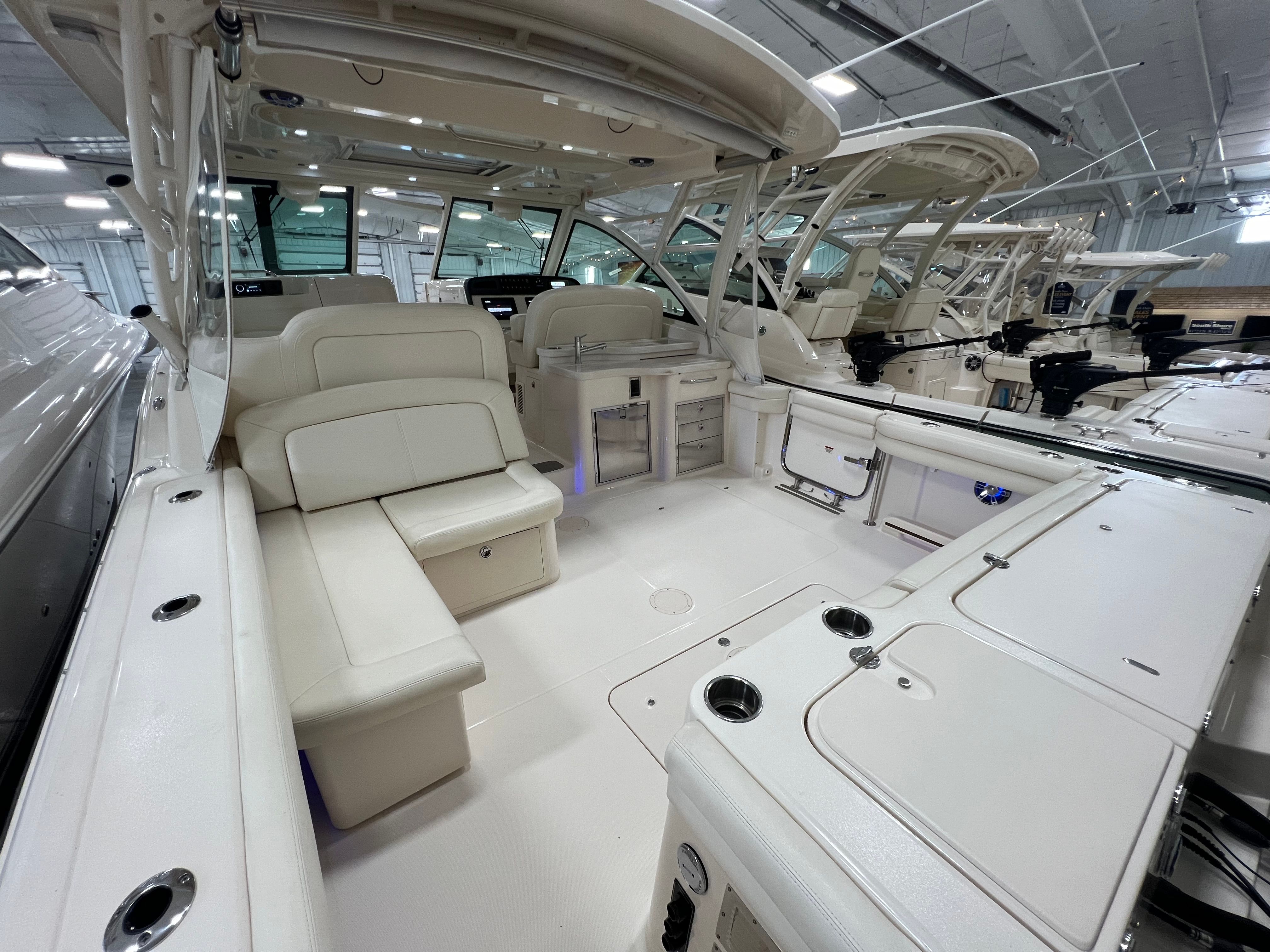 2020 Grady white Freedom 375 — photo 14 view
