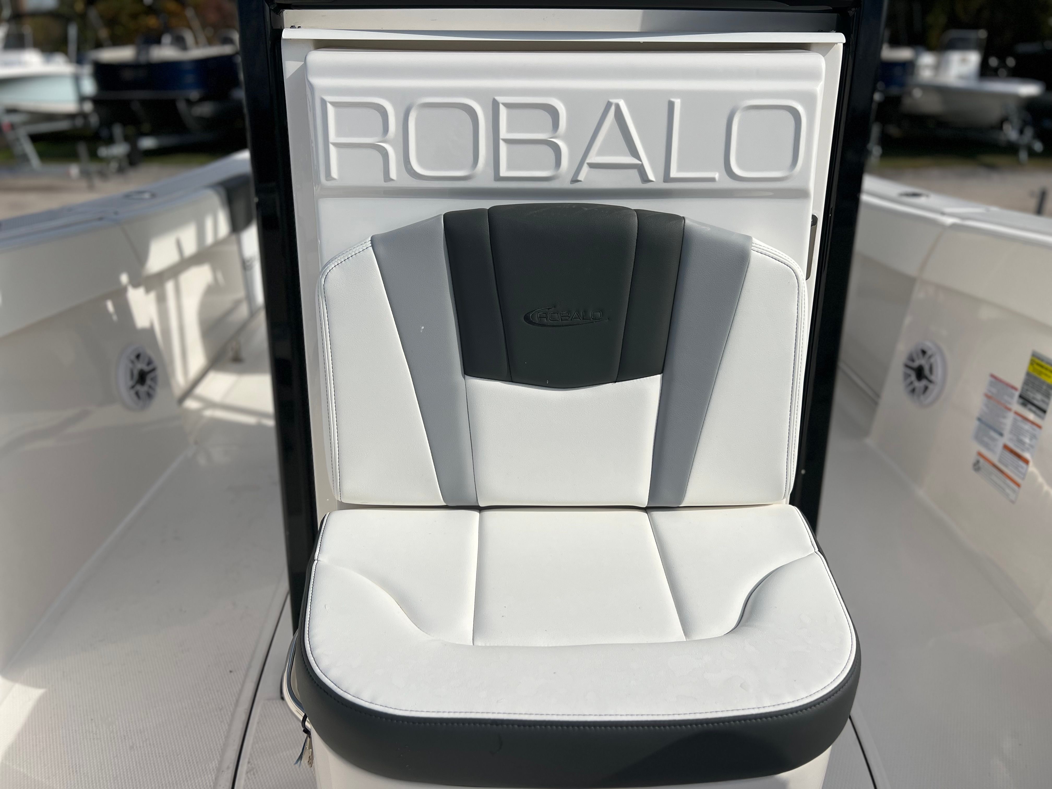 2025 Robalo 230 CC - Photo 26