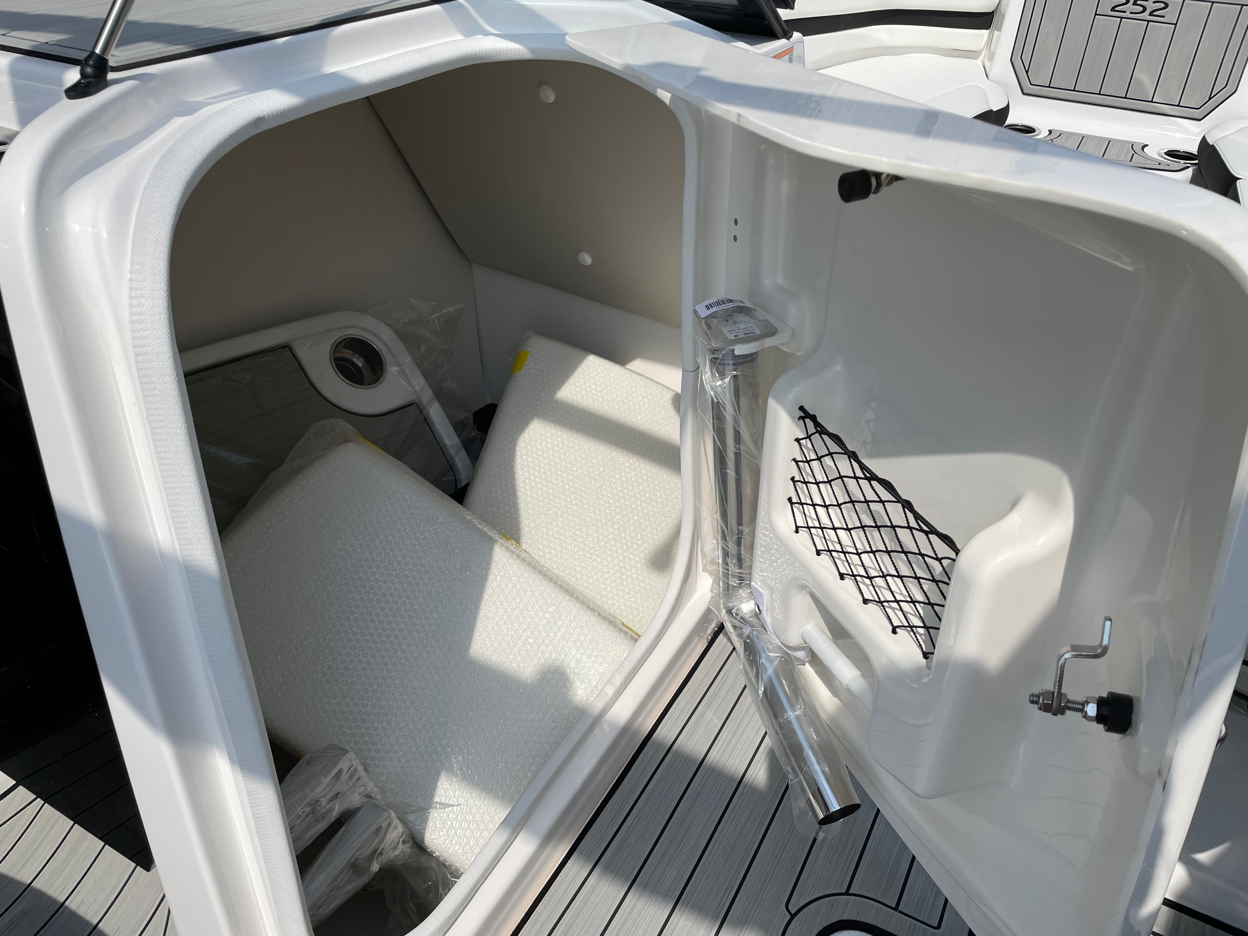 2025 Yamaha 252 S — photo 7 view