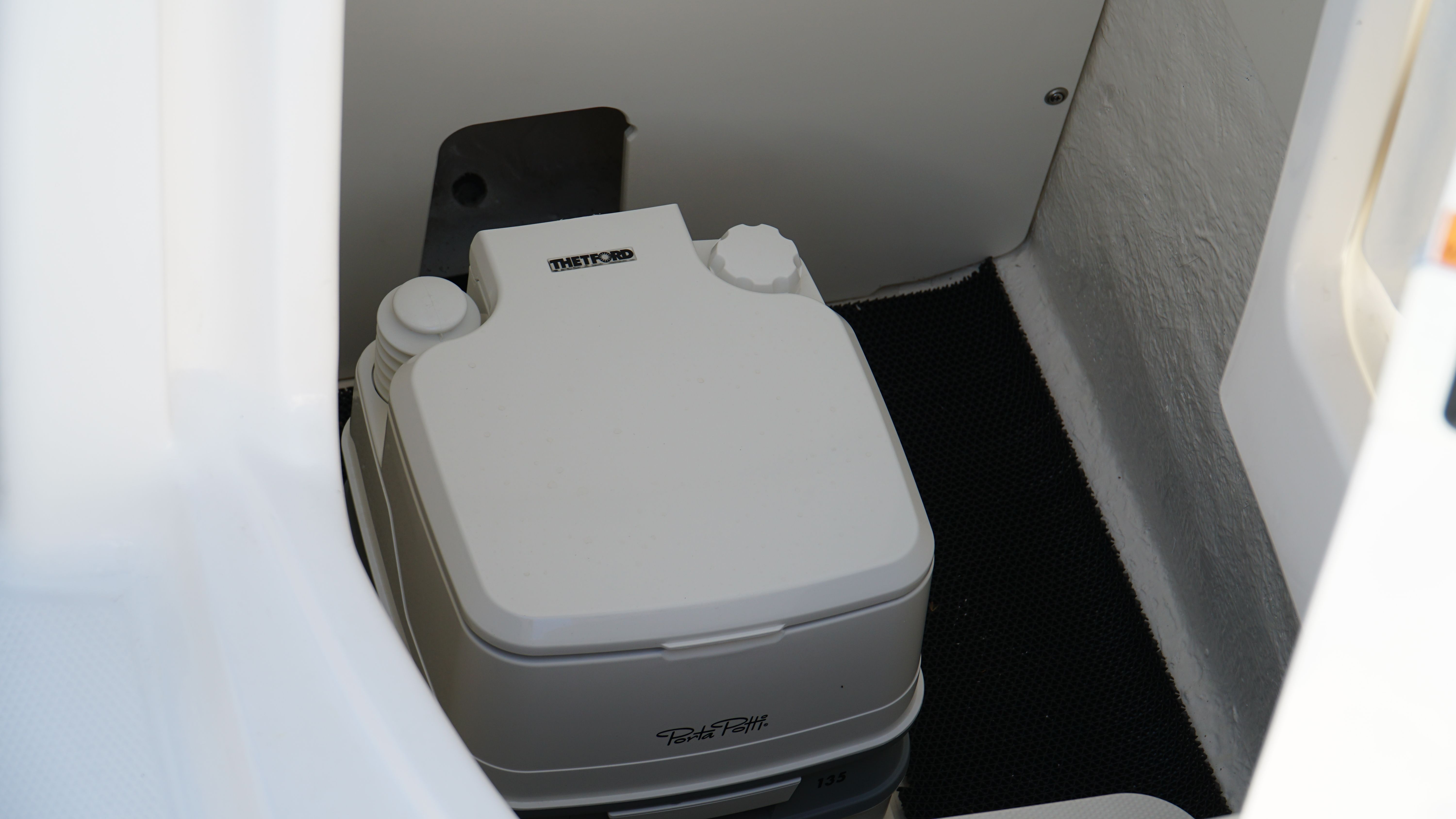 2025 Robalo 222 CC - Photo 36