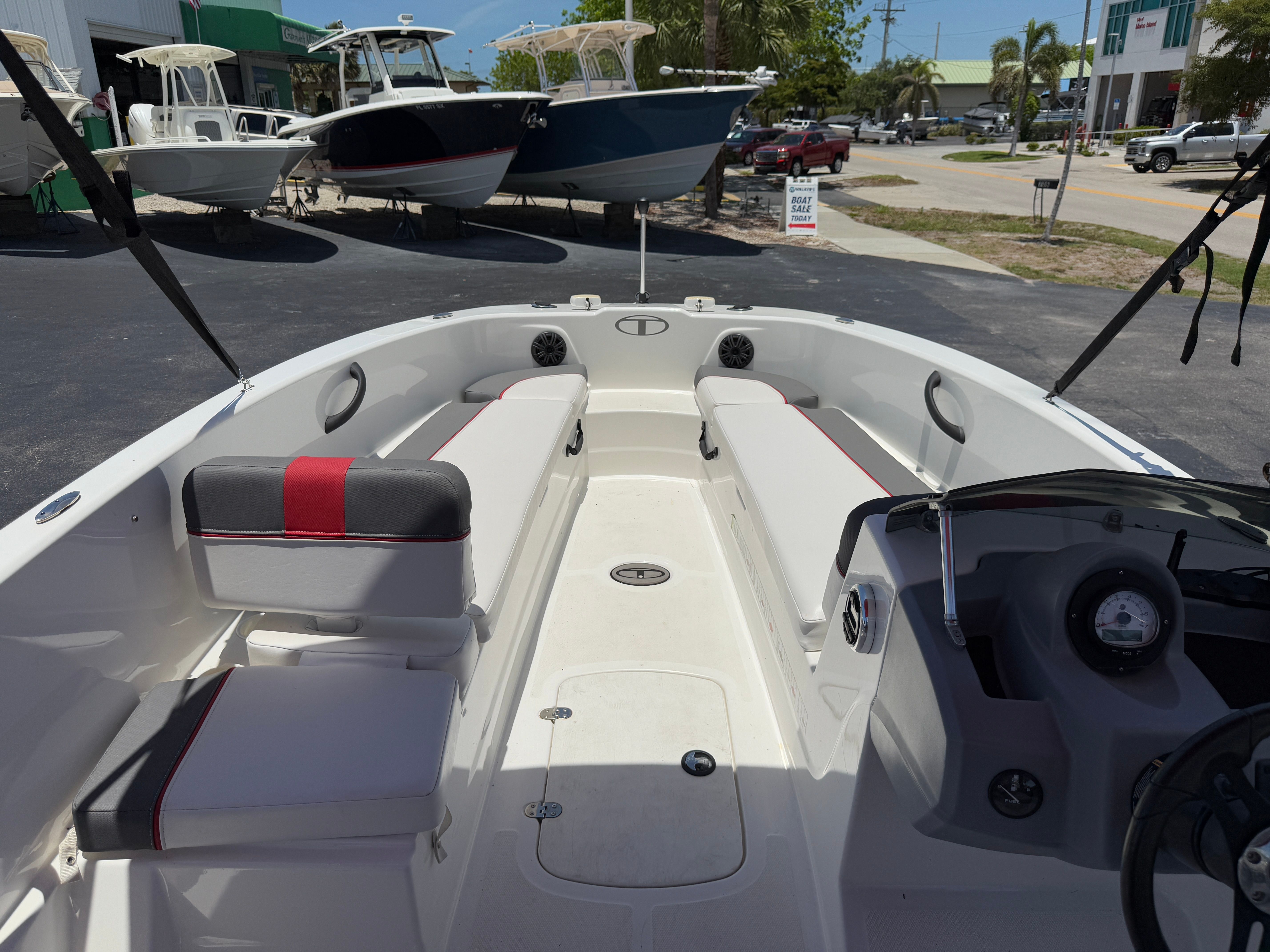 2022 Tahoe T18 - Photo 7