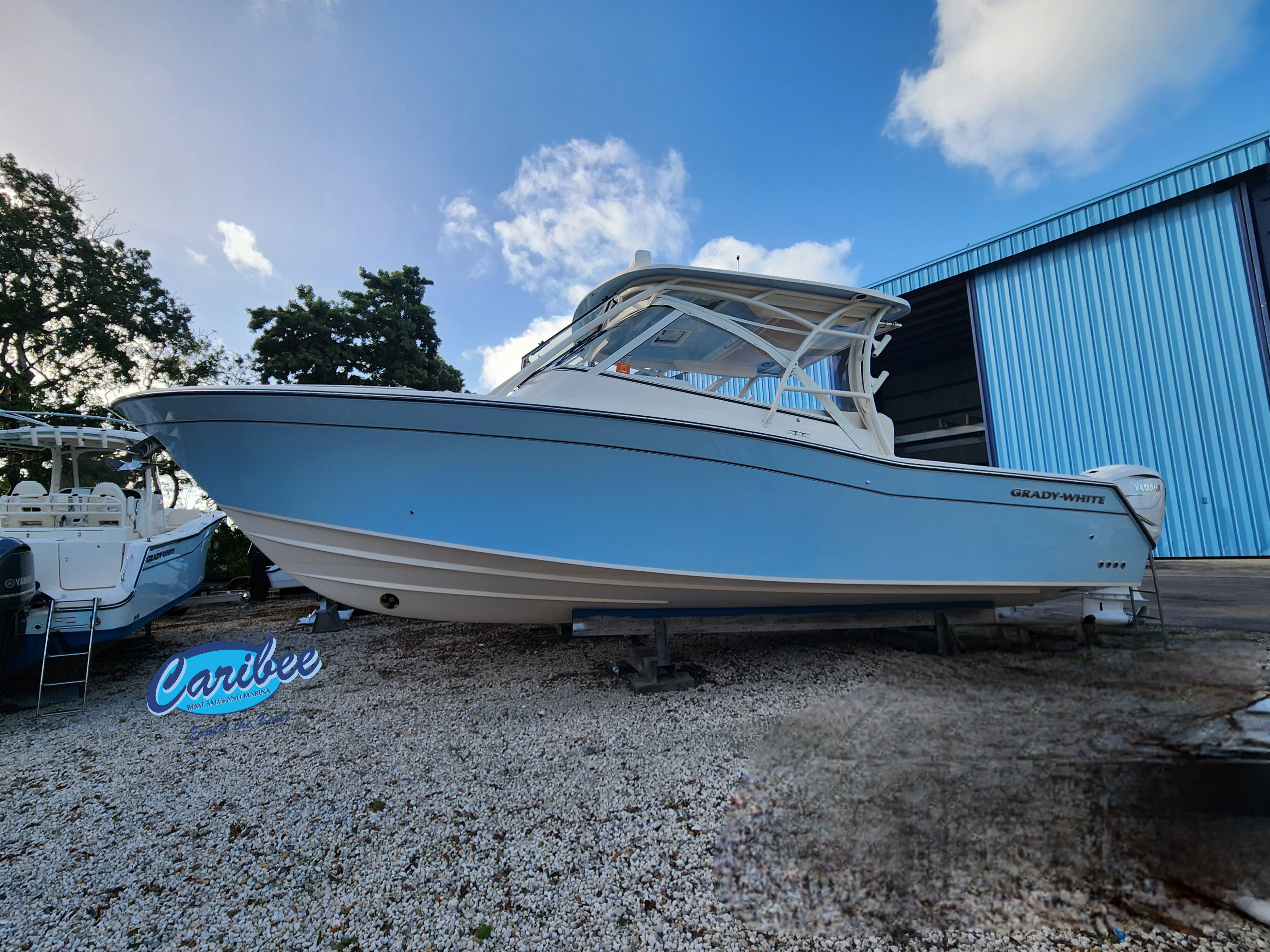 2021 Grady white Freedom 335 — rear three-quarter view