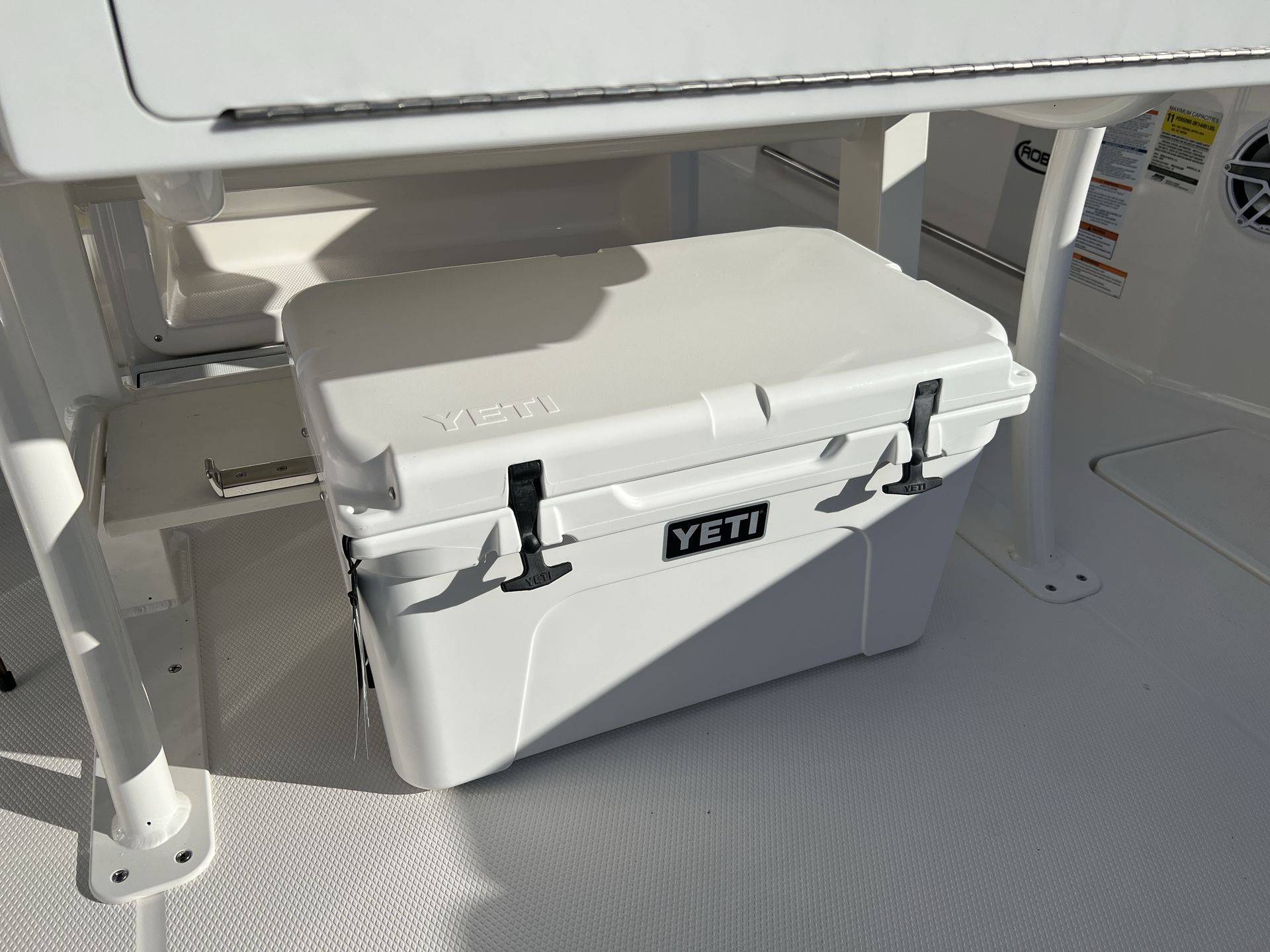 2025 Robalo 250 CC - Photo 12