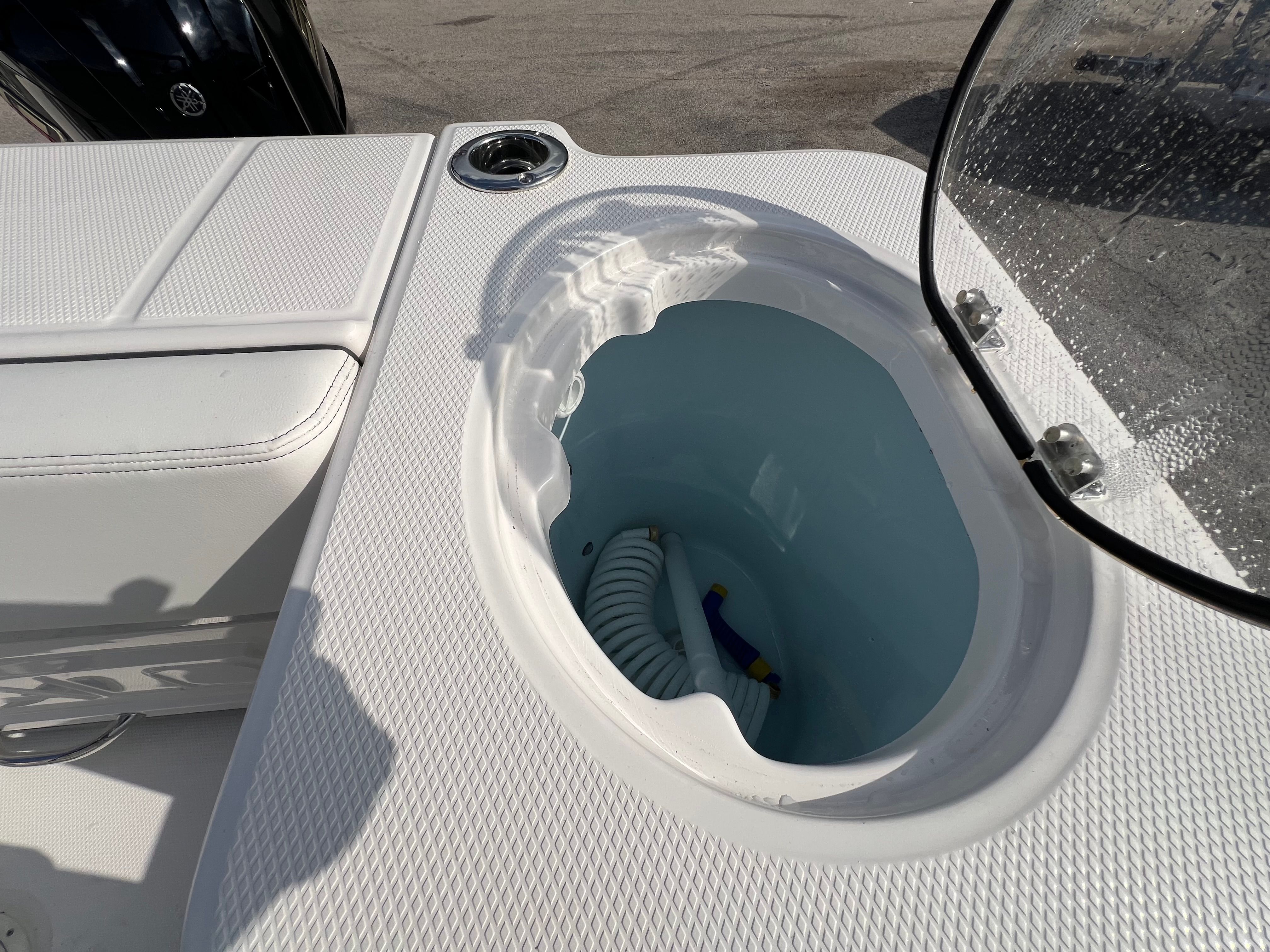 2025 Robalo 230 CC - Photo 20
