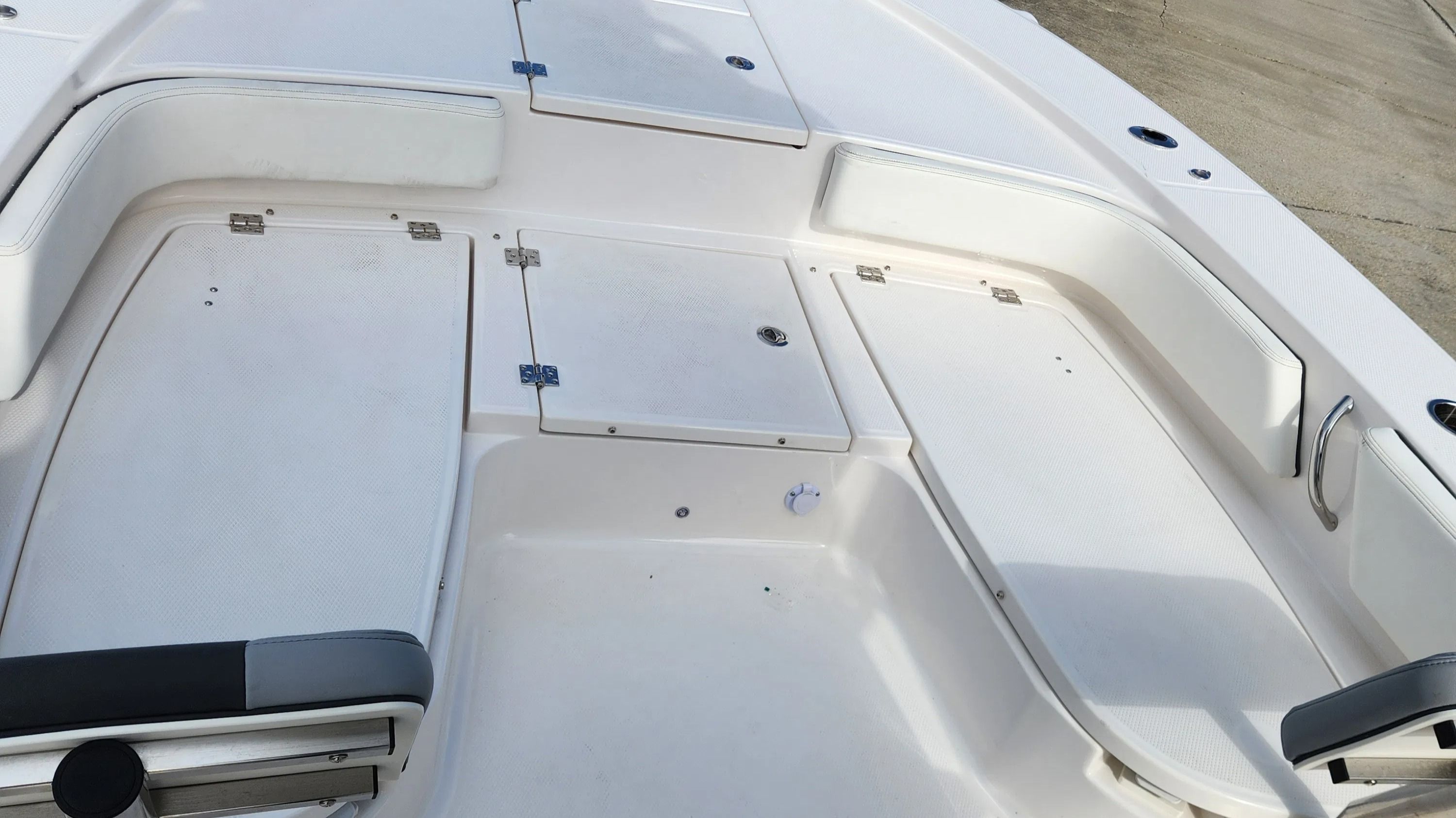 2025 Robalo 246 Cayman SD - Photo 9
