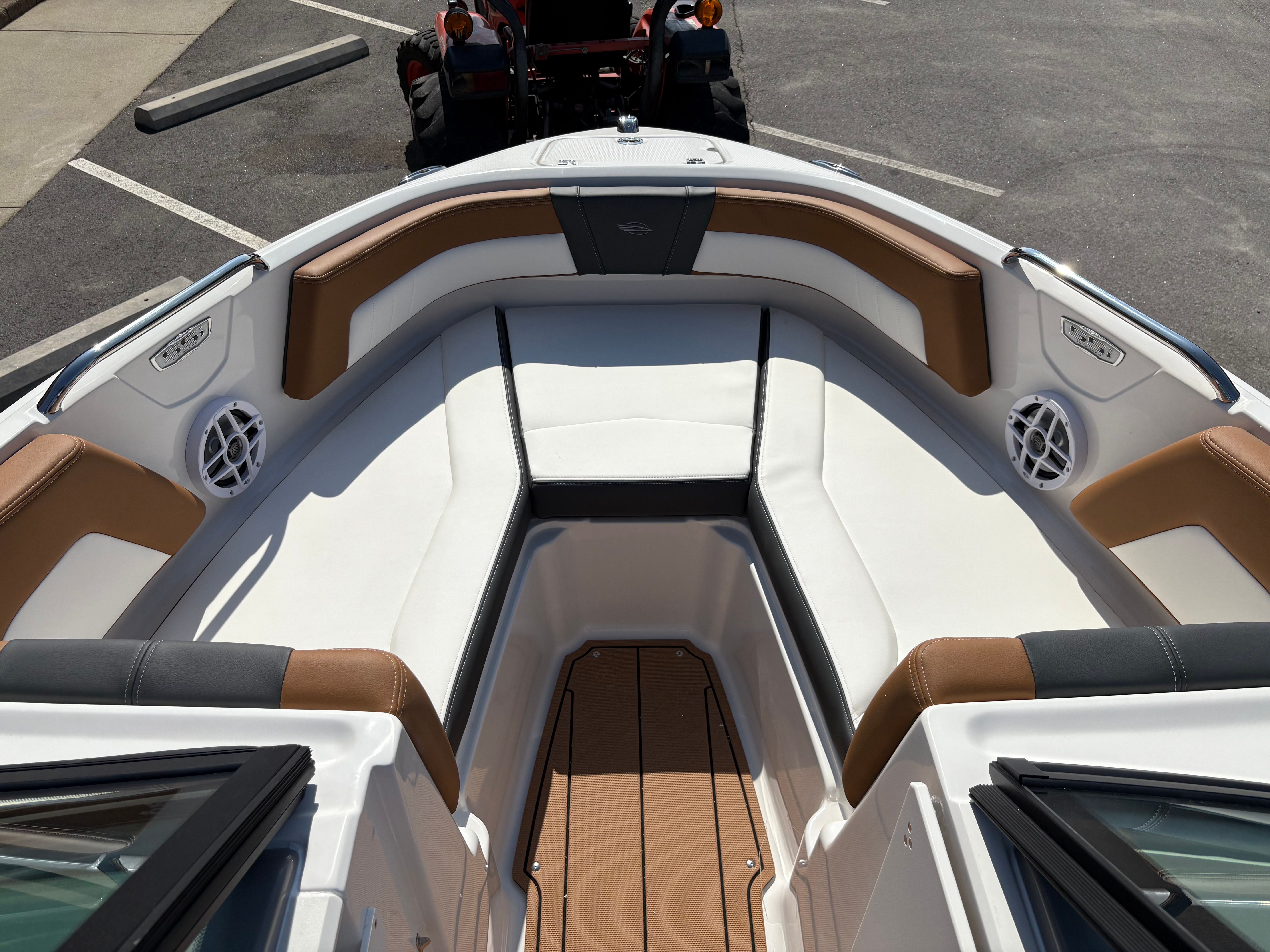 2025 Chaparral 21 SSI OB - Photo 9