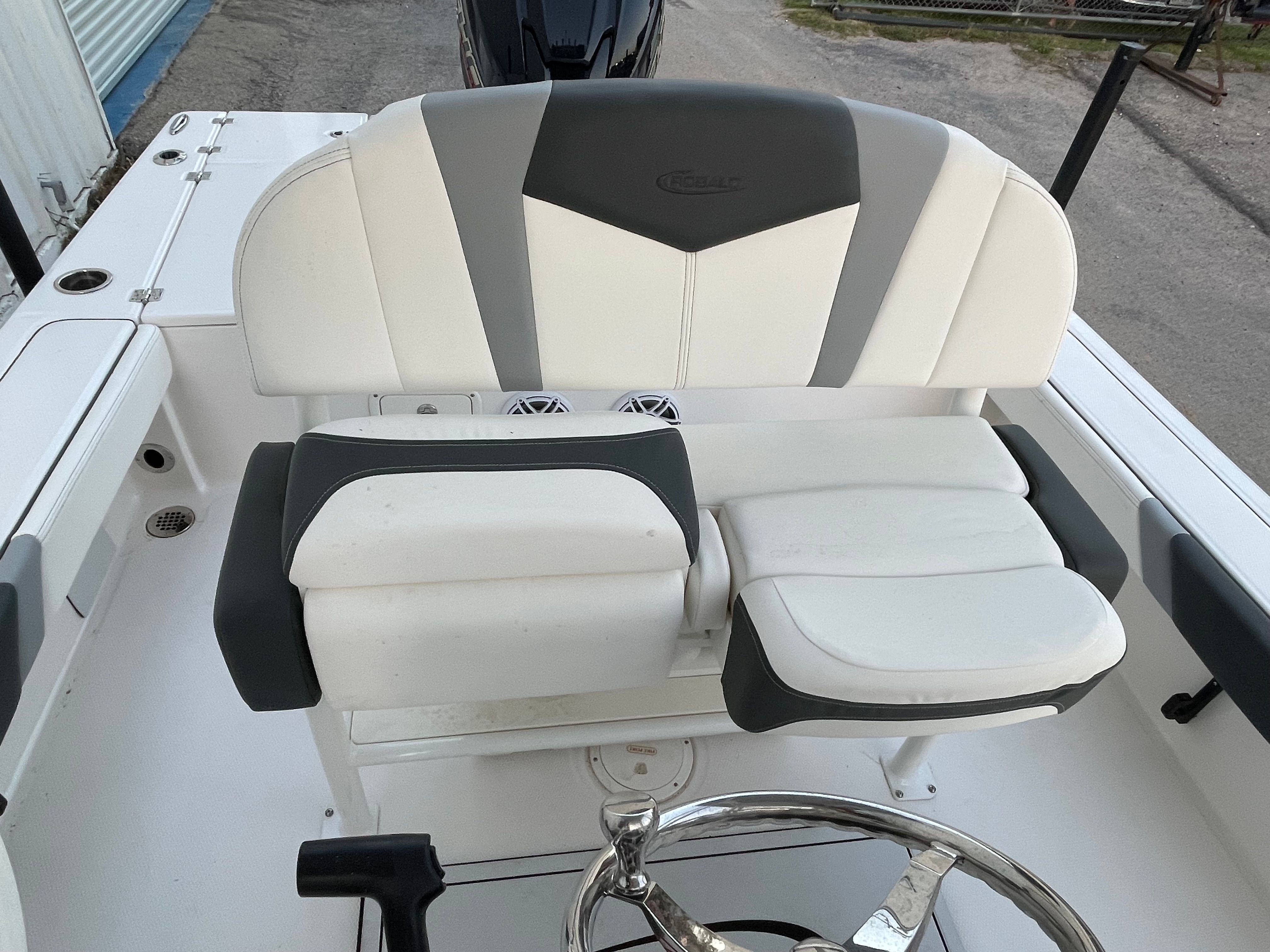 2025 Robalo 226 Cayman DLX - Photo 7